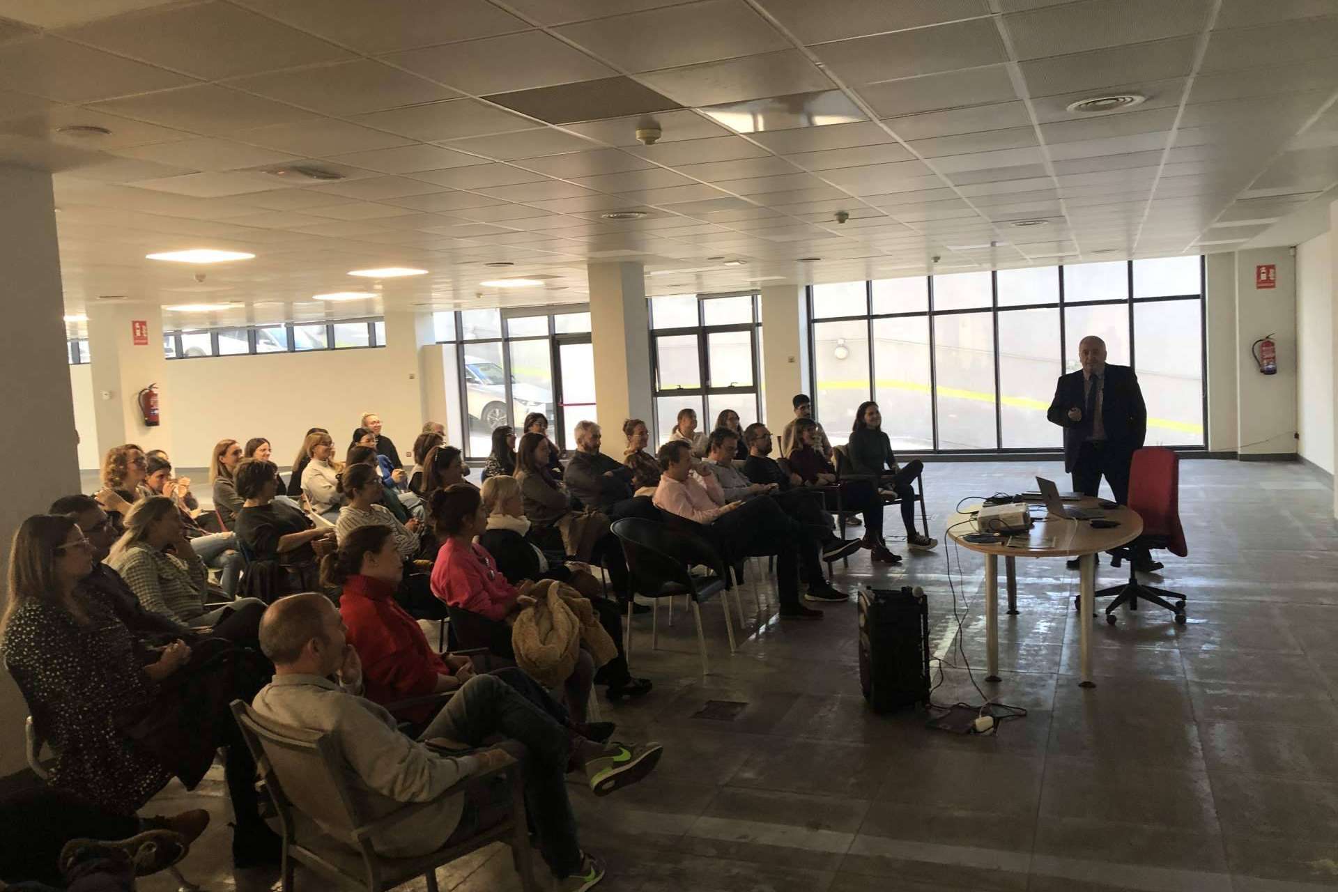 Es posible optimizar los equipos de trabajo mediante las conferencias de liderazgo de Francisco Heras