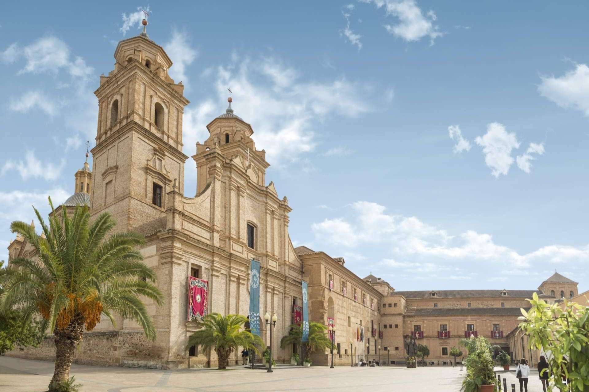 La UCAM presenta una plataforma para apoyar la creación de startups de salud, deporte y alimentación