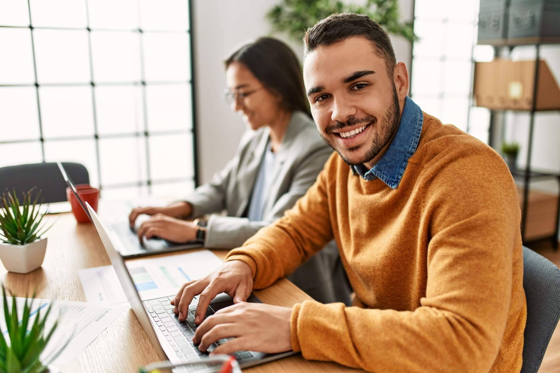 Ados Asesoría Alternativa trabaja con algunas de las plataformas referentes en el sector de la educación virtual