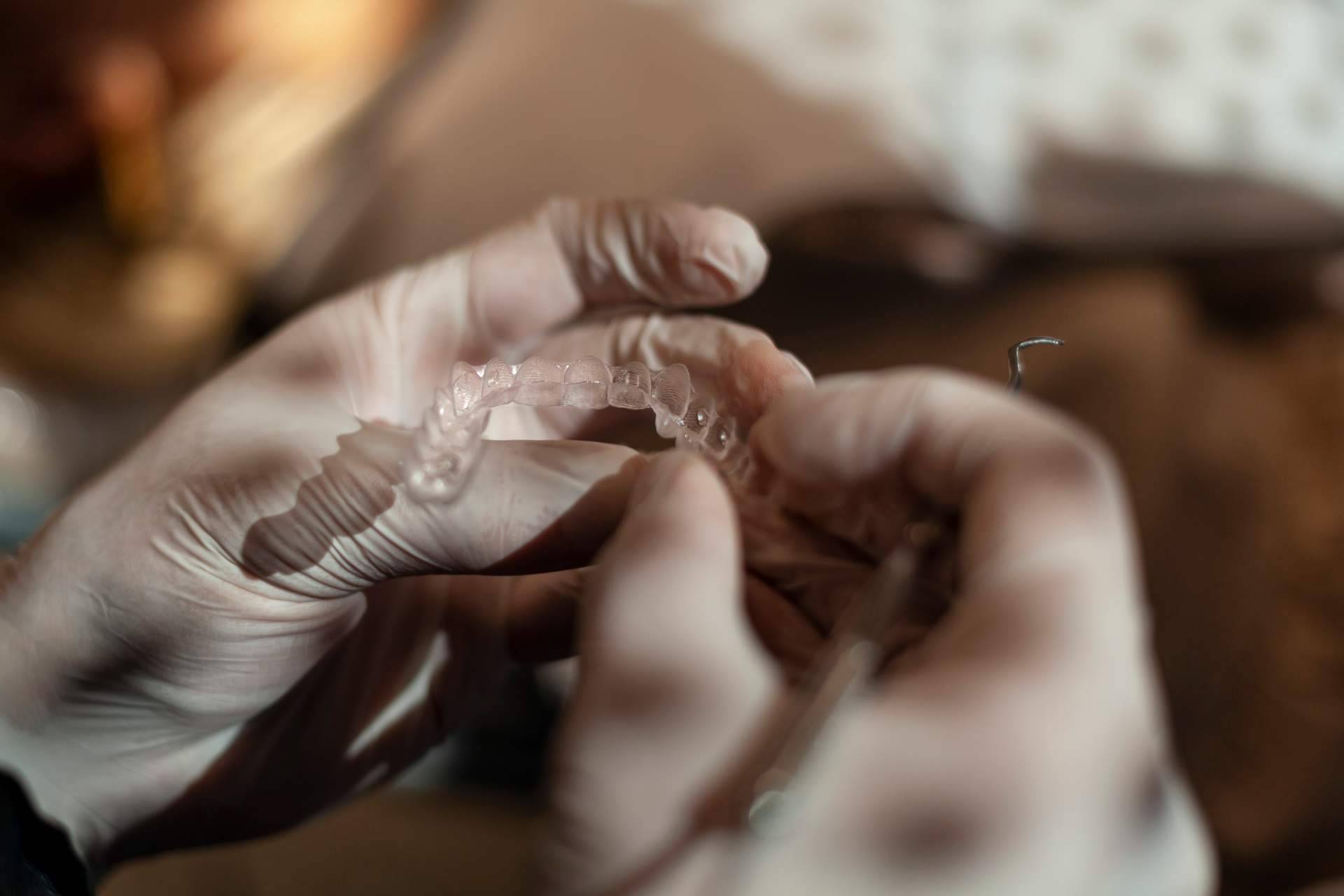 Clínica InterOralia ofrece un tratamiento Invisalign a precios competitivos y resultados excepcionales
