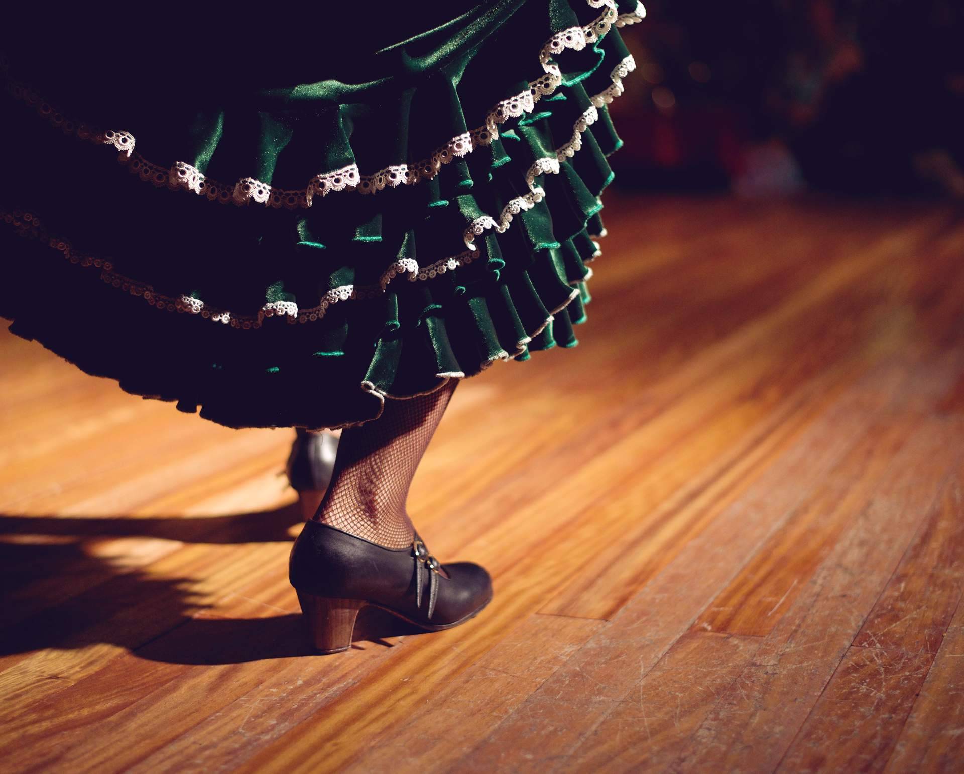Calidad, elegancia y profesionalidad en el sector flamenco con las faldas flamencas de Viva La Feria