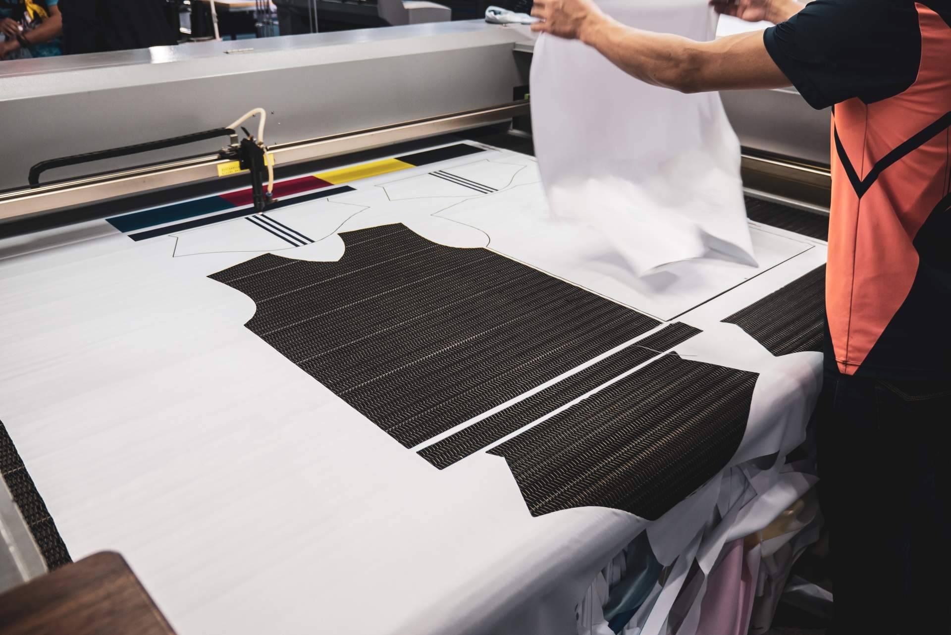 Los servicios de SEVU Printing de grabado y corte por láser