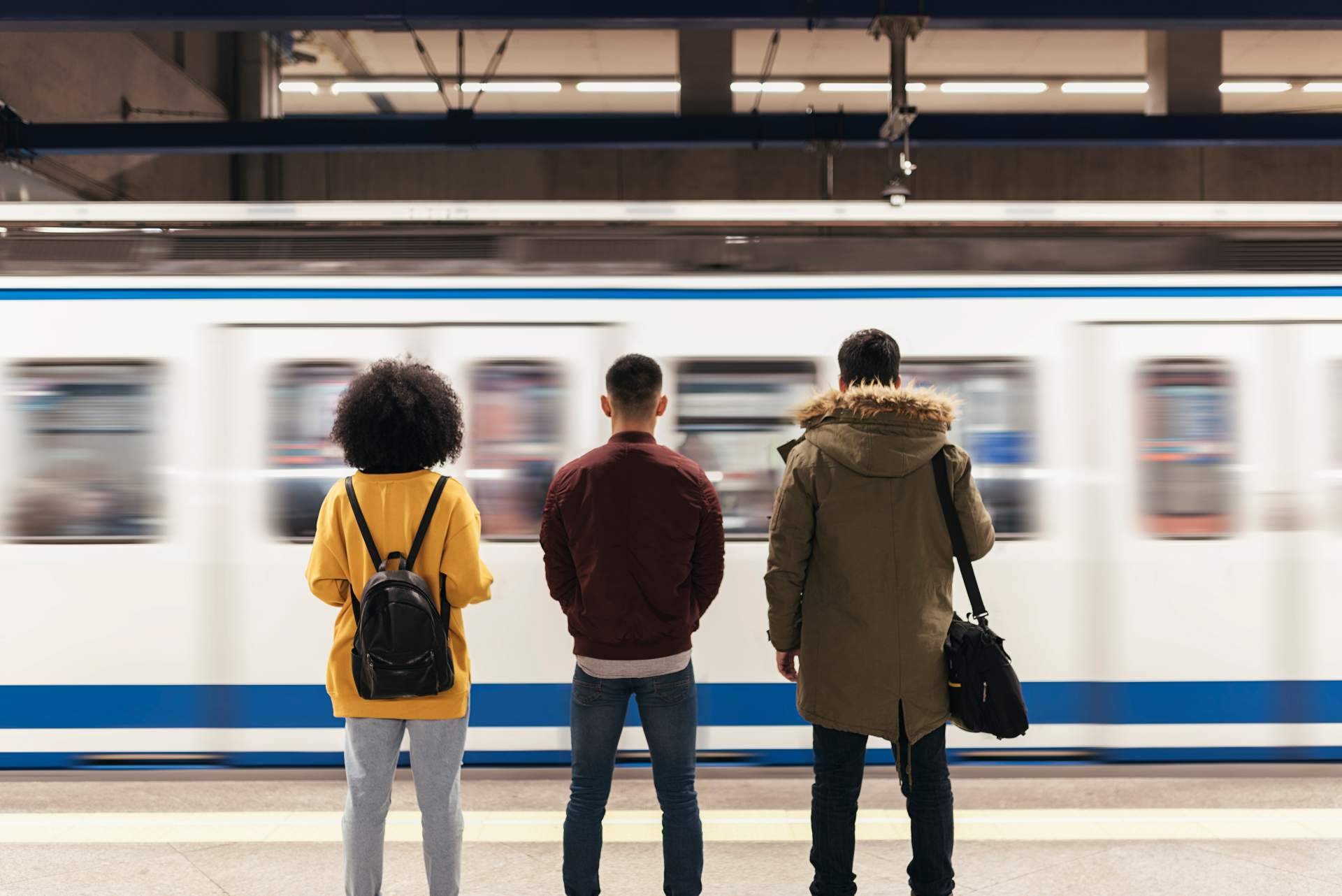 Estrategias de publicidad en metro con la empresa Accicast