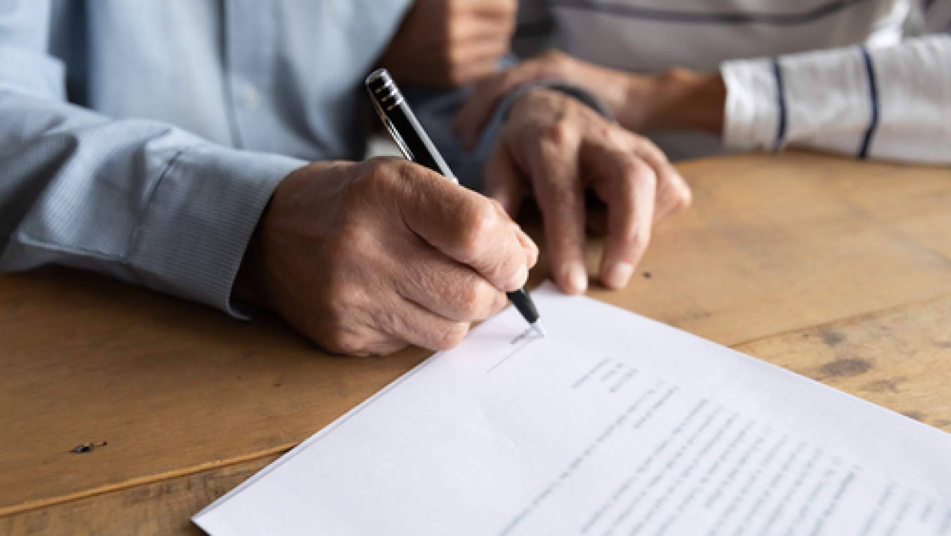El contrato indefinido fijo-discontinuo; empleo estacional en España