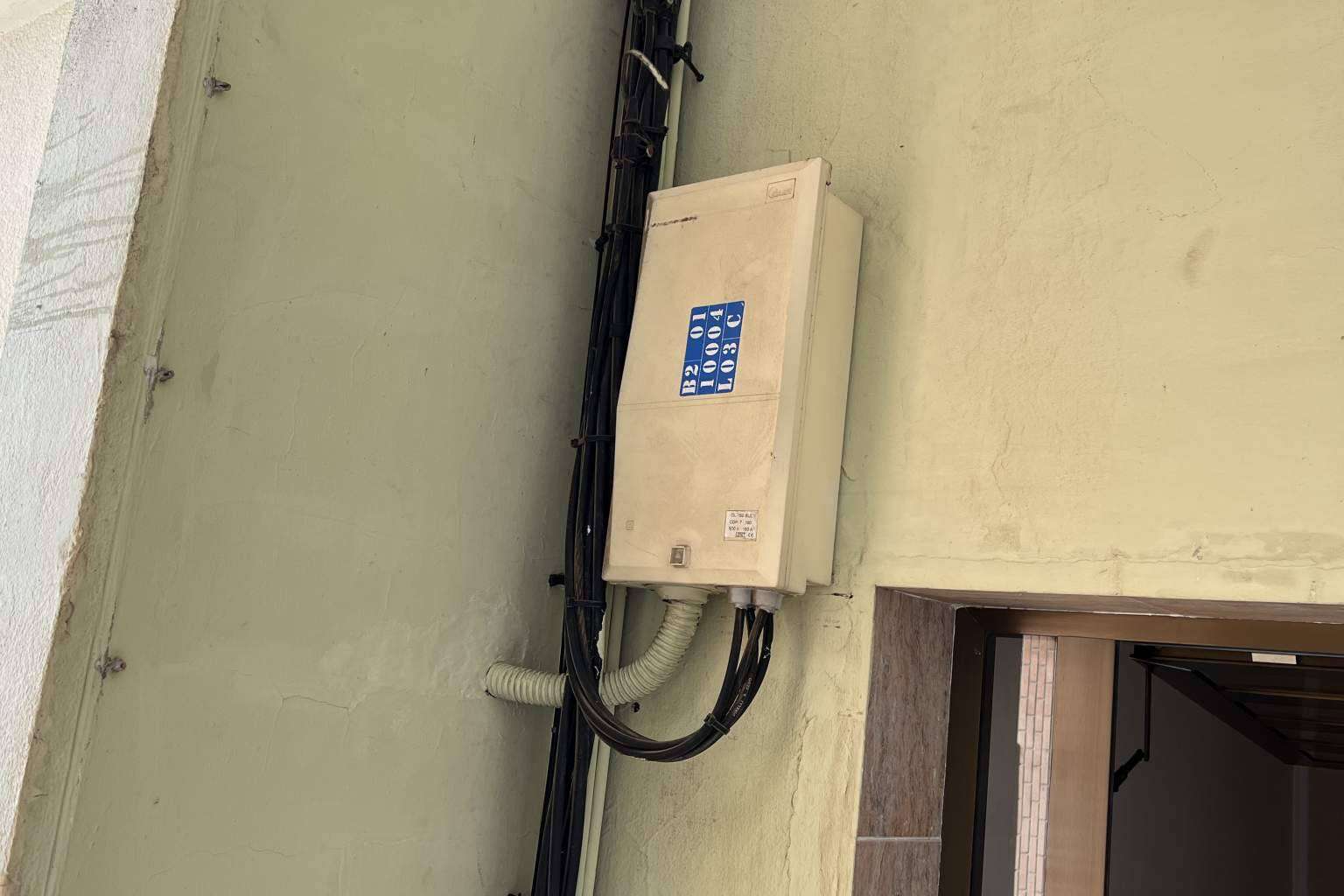 La plantilla de antenistas formados como instaladores electricistas de Savelec