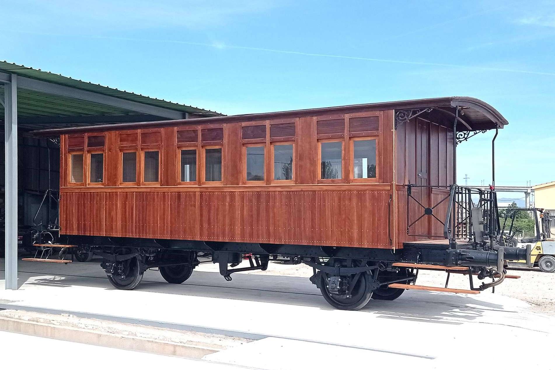 Restaurado un histórico coche de ferrocarril de MZA por la Fundación del Patrimonio Ferroviario