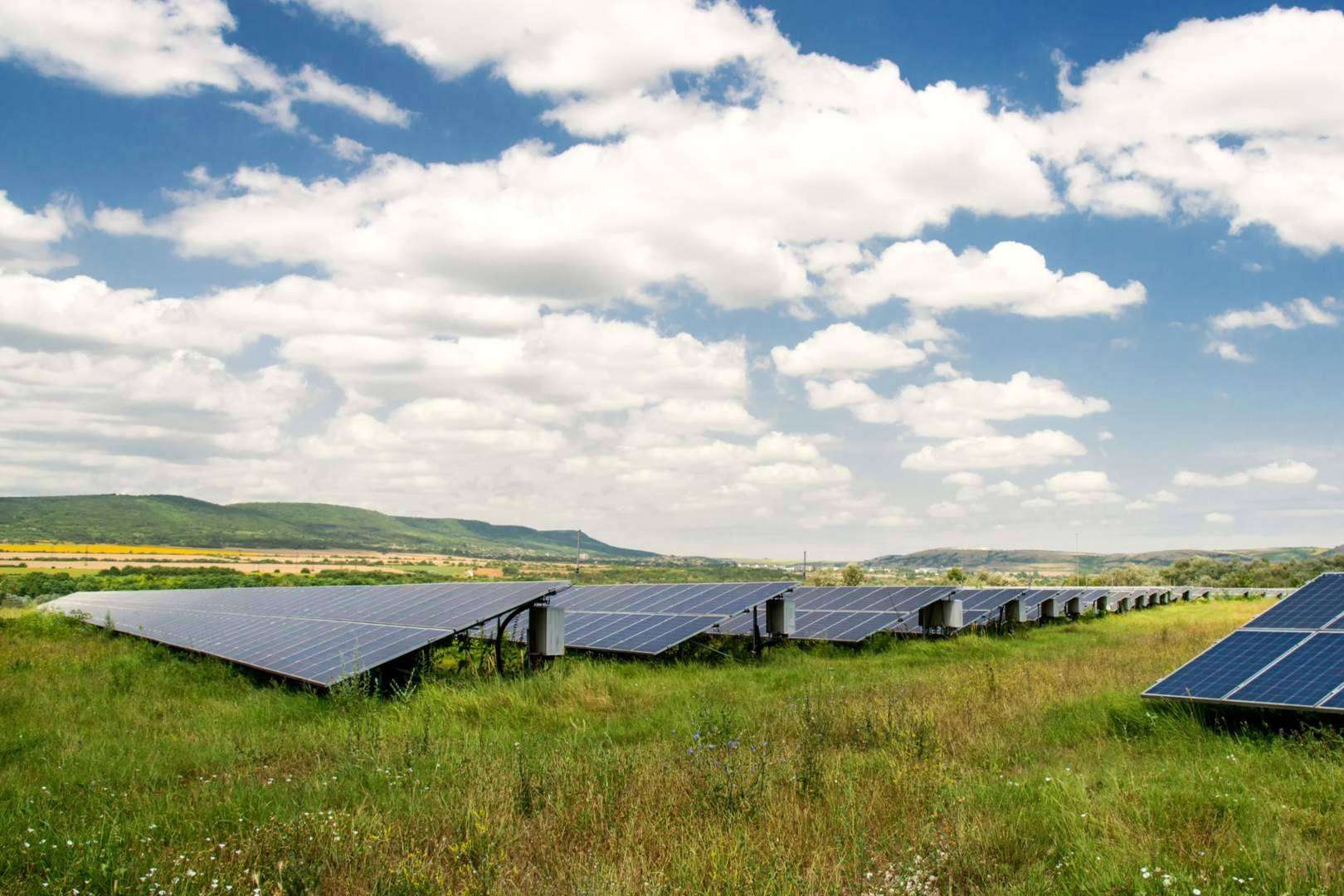 129 proyectos de energía renovable se benefician de la moratoria gubernamental para obtener permiso de obras, en Aragón