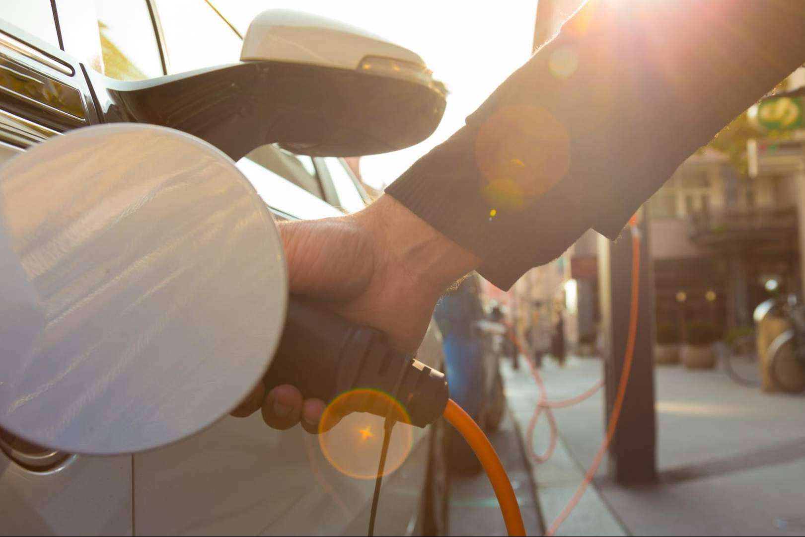 Entra en vigor la deducción del 15 % en el IRPF por la compra de un vehículo eléctrico