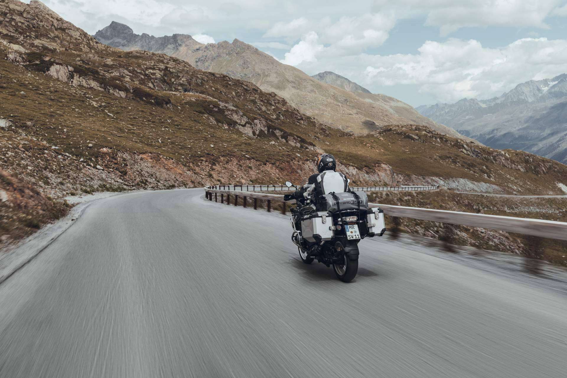 SW-MOTECH cuenta con todos los accesorios necesarios para una aventura en moto