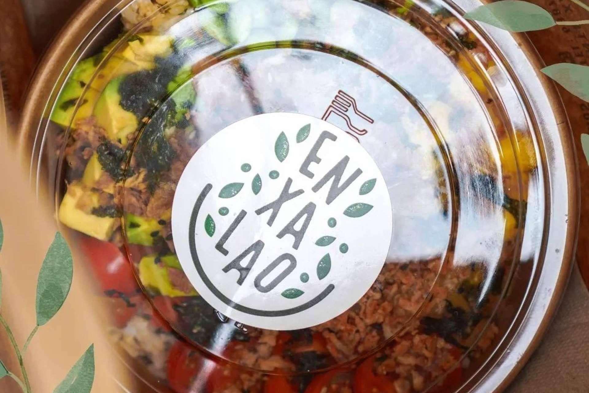 Disfrutar de desayunos y comida saludable con vistas al mar en Enxalao, el rincón culinario de Donosti