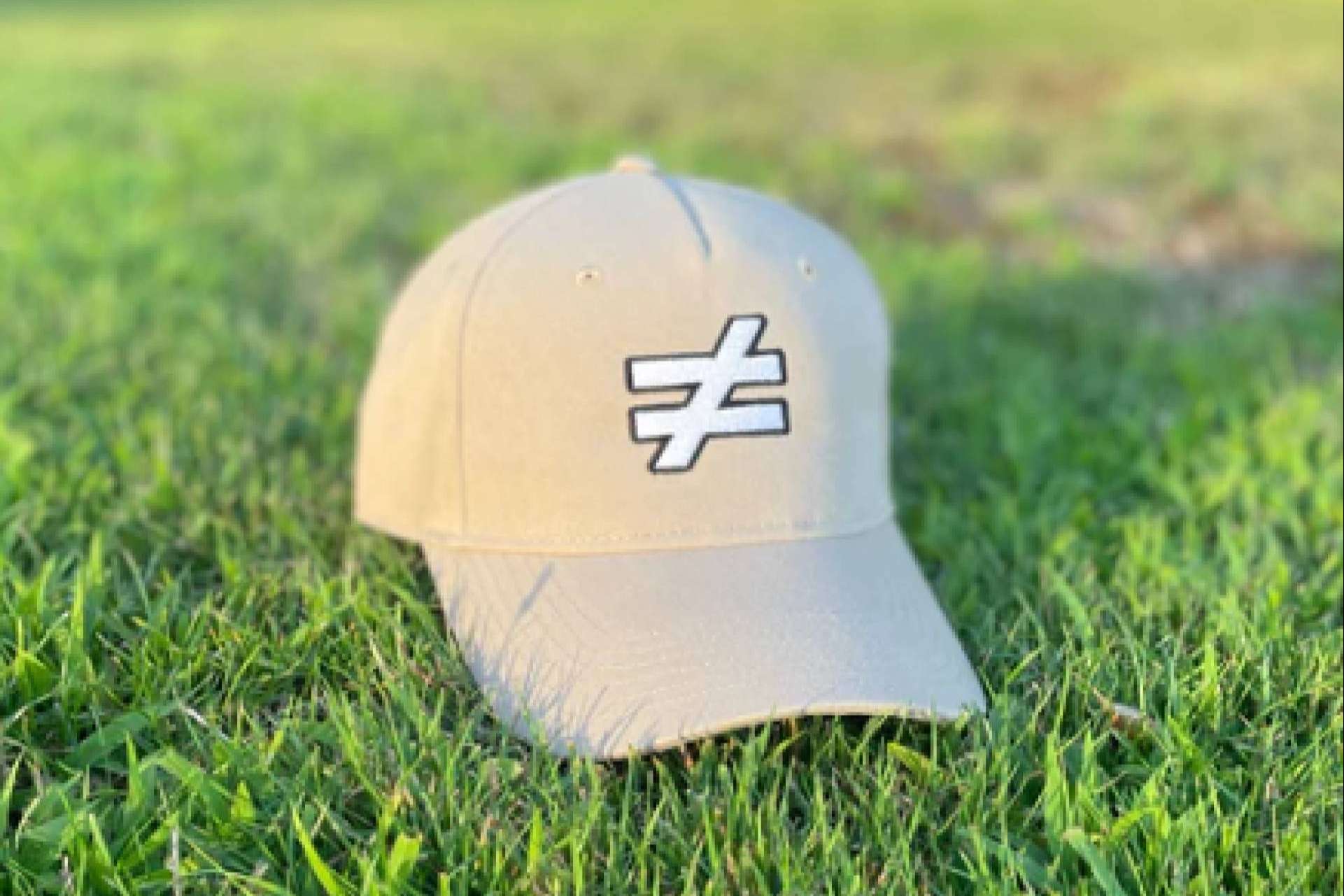 El catálogo de NGB Sports ofrece una gran variedad de modelos de gorras de golf