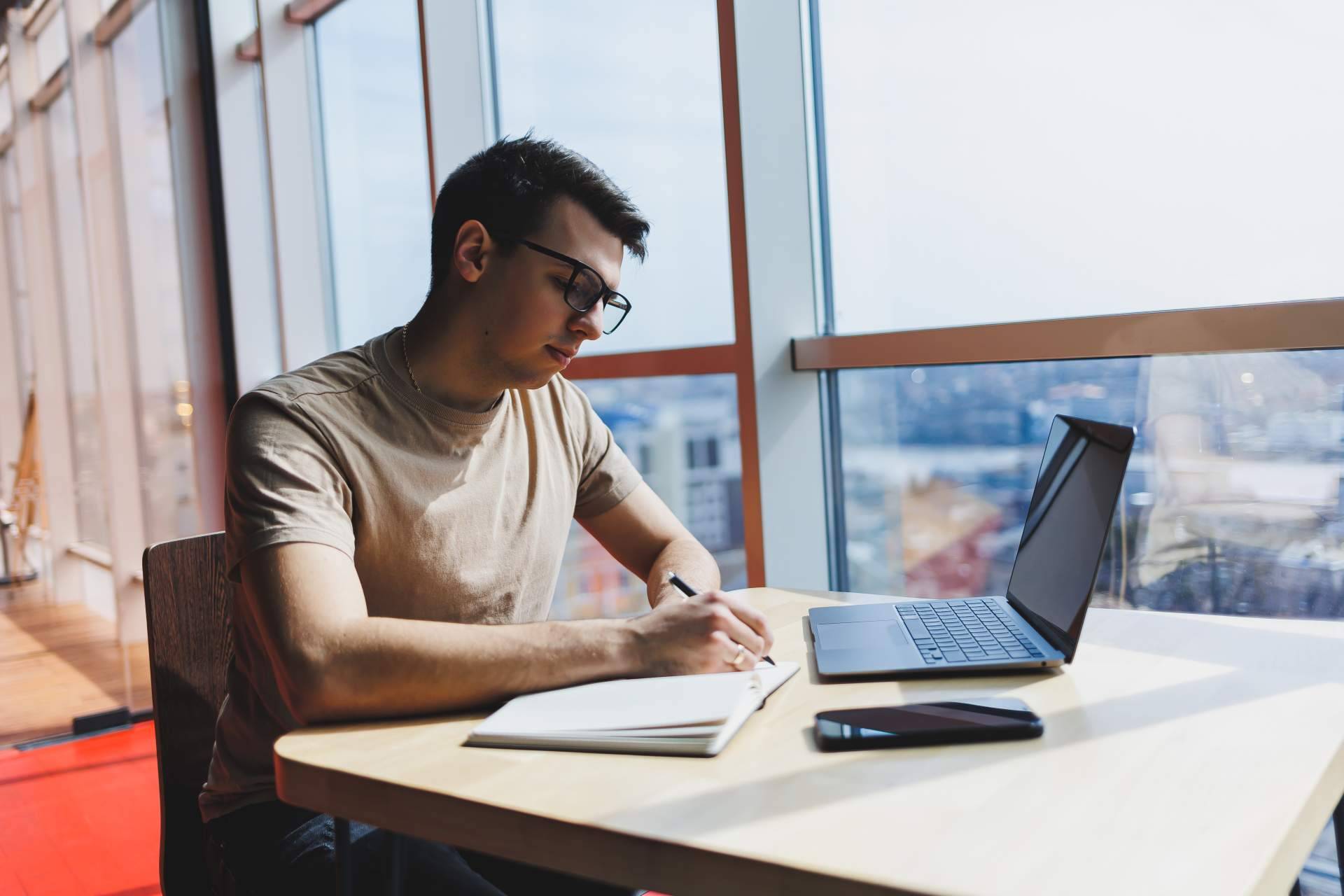 Realizar cursos homologados oposiciones de forma online, con Formación Carpe Diem