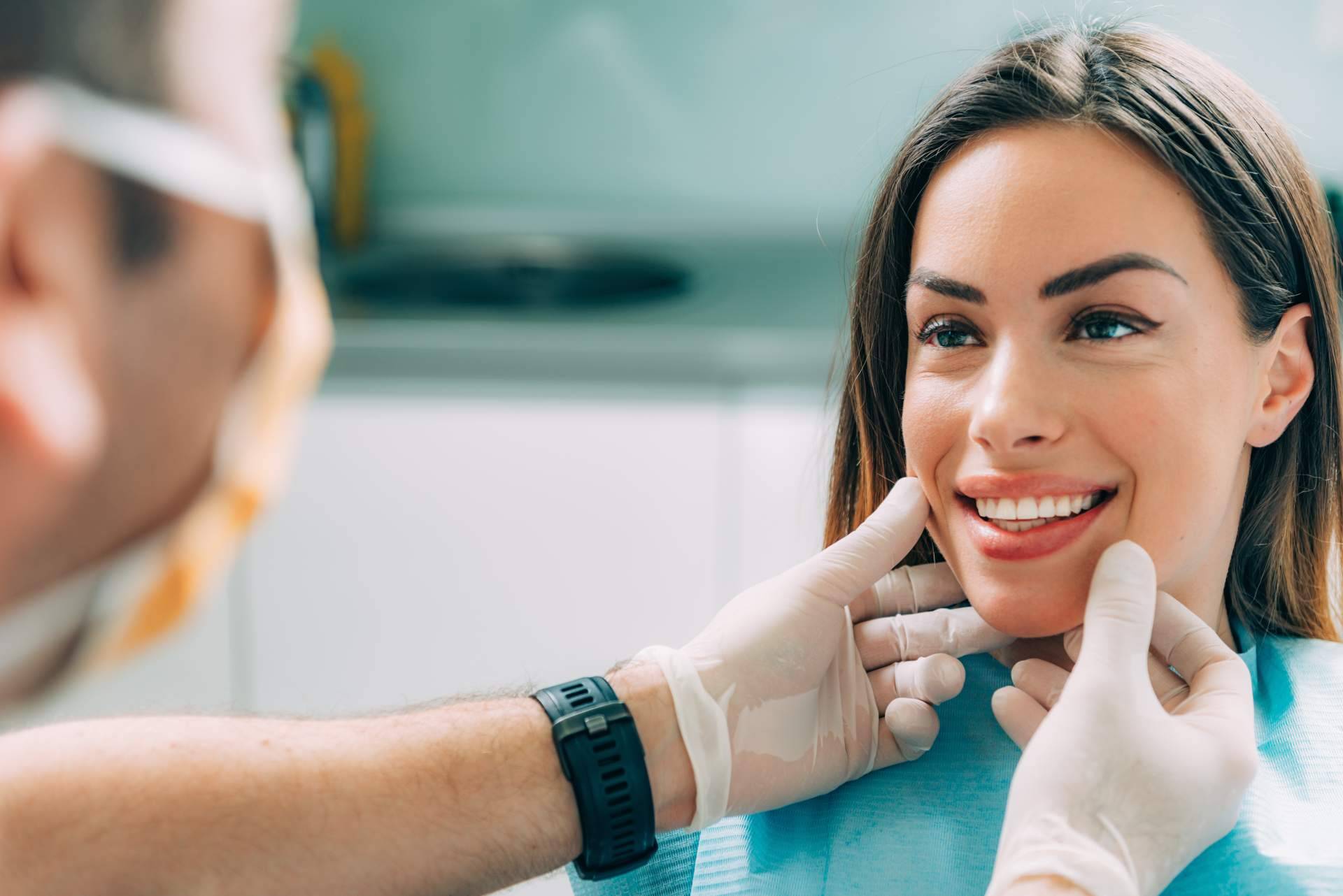 ¿Dónde encontrar especialistas en estética dental Barcelona? Carlos Saiz Smile