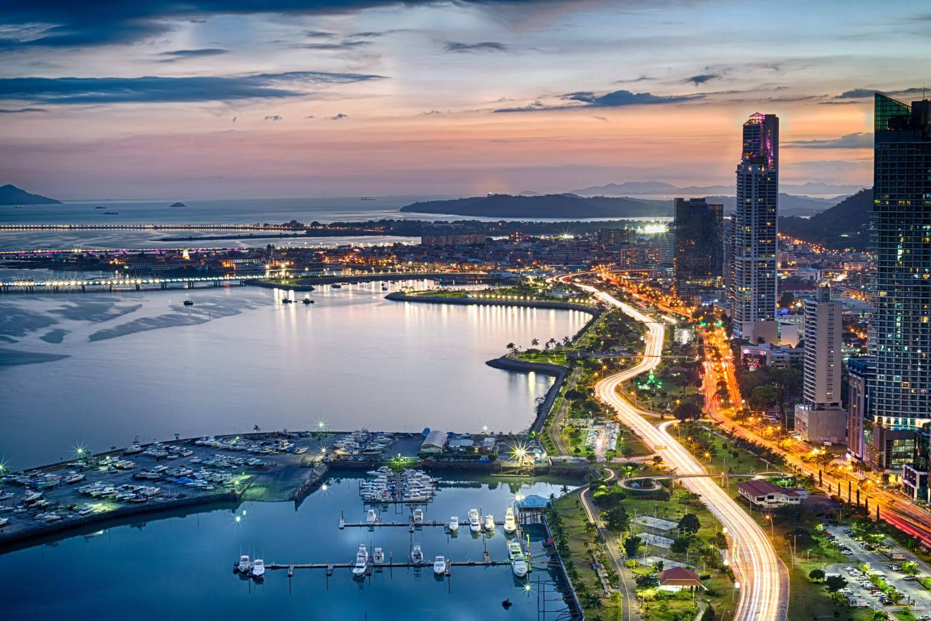 Invertir y hacer negocios en Panamá; Grupo Los Pueblos