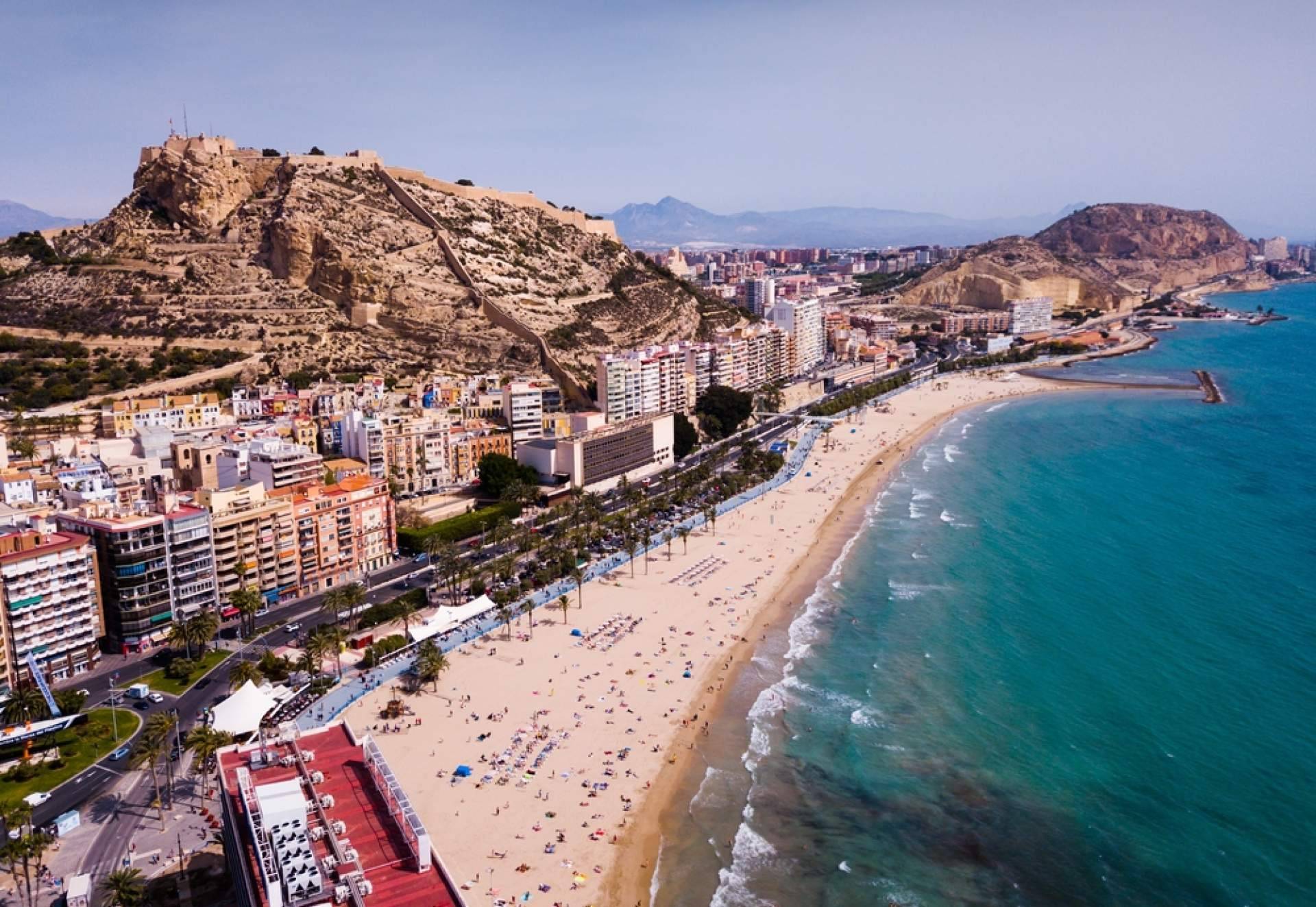 Propiedad en venta en Costa Blanca, por HOME TARGET