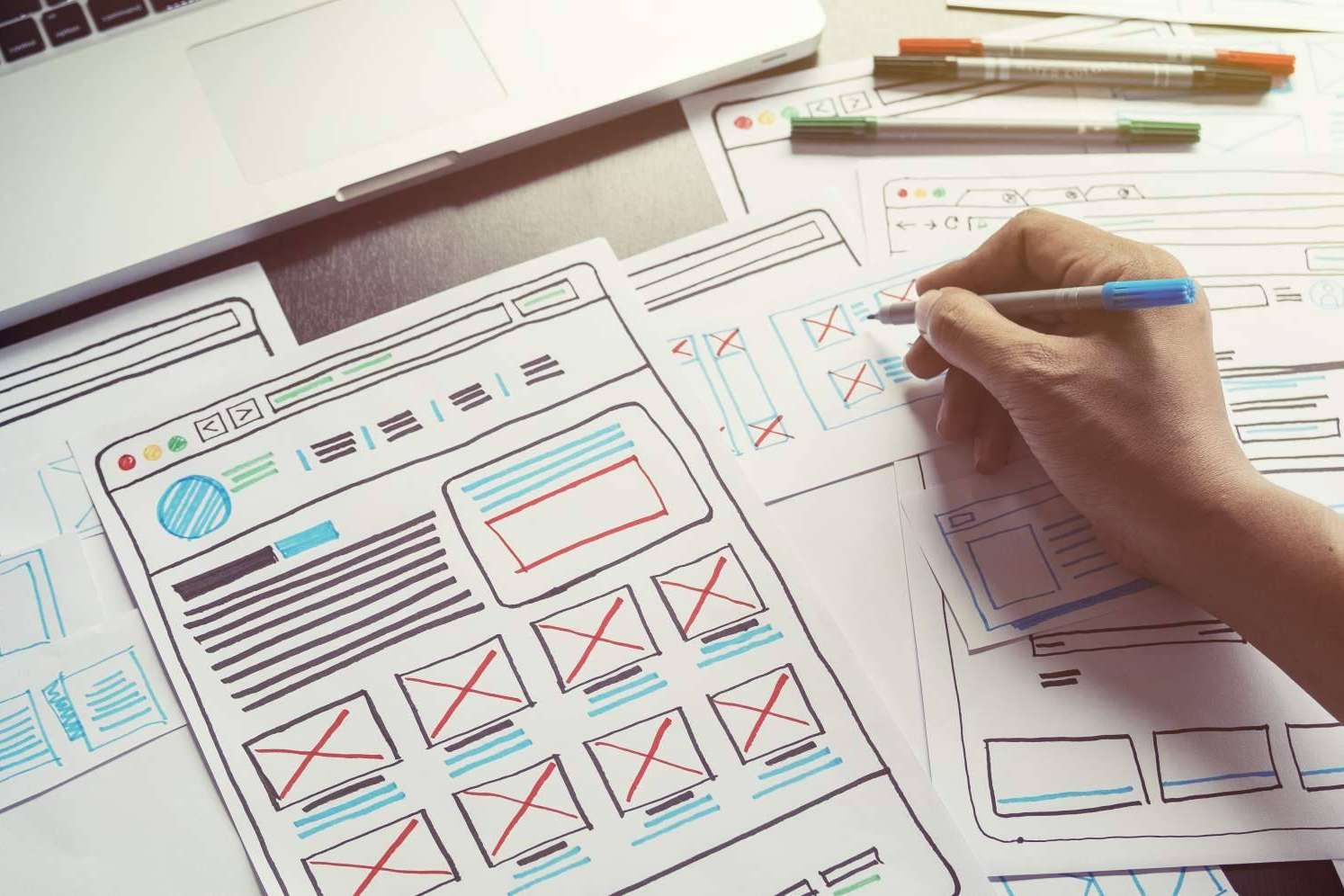 Qué características debe tener una página web, según Anexeo