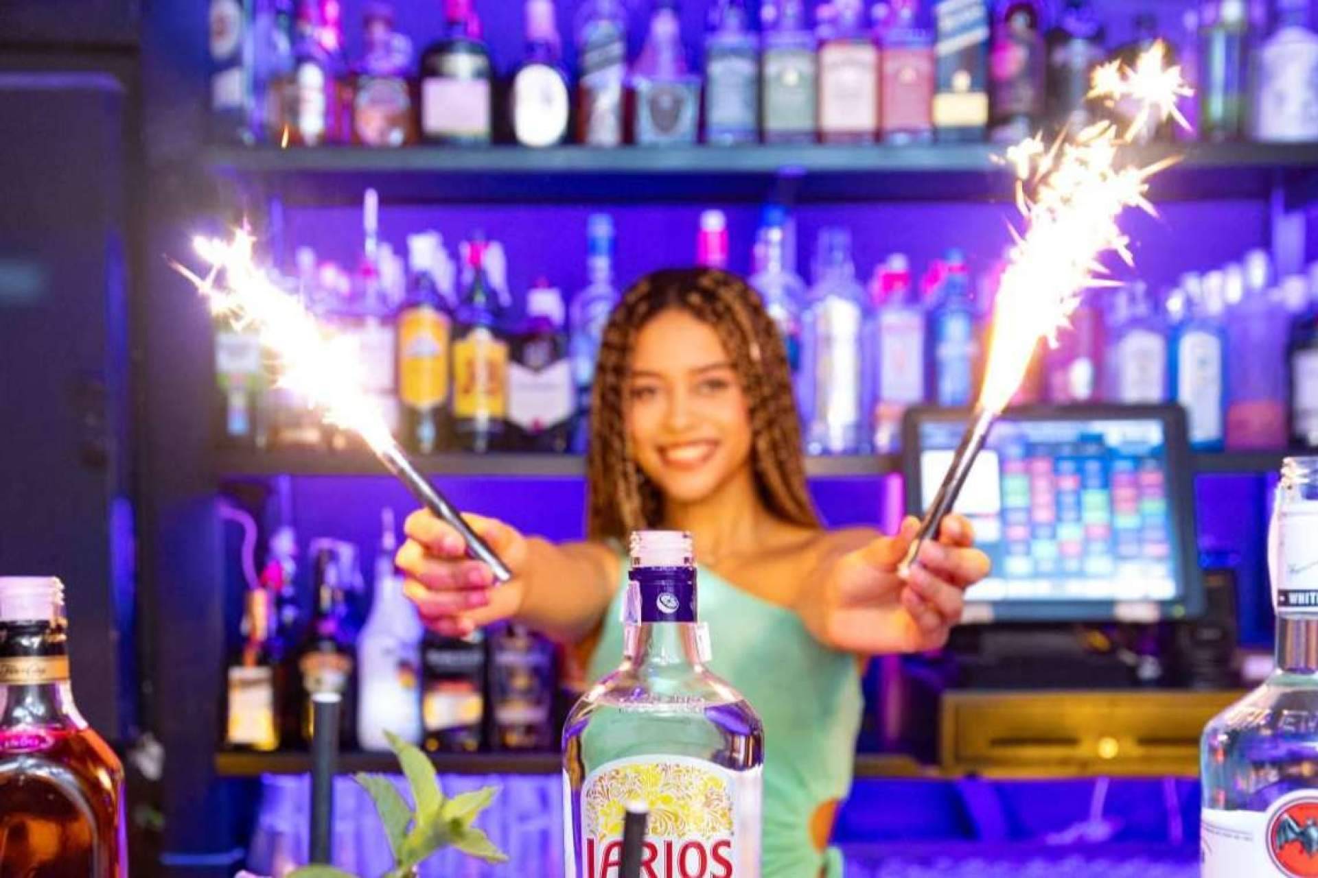 ¿Dónde disfrutar en compañía de más de 600 chupitos Madrid? Espit Chupitos Madrid Sol
