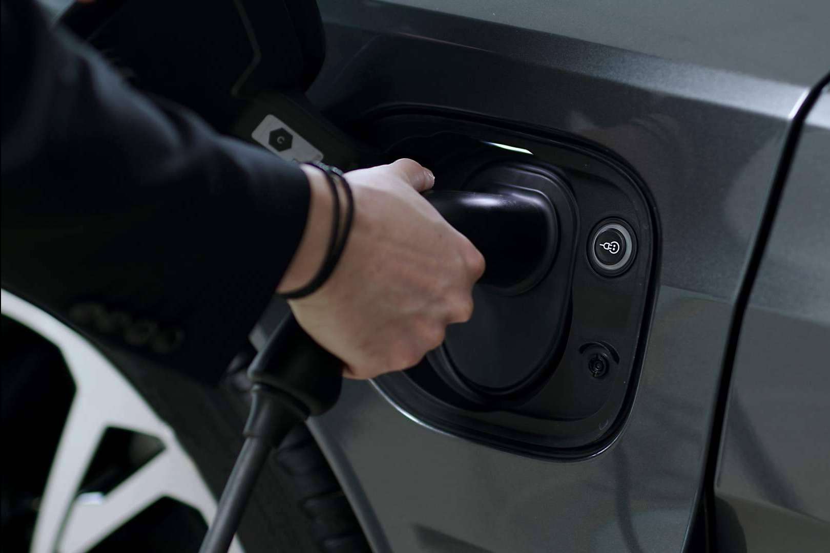 Ascauto expande su oferta en Madrid con dos nuevas marcas, DS Automobiles y Opel