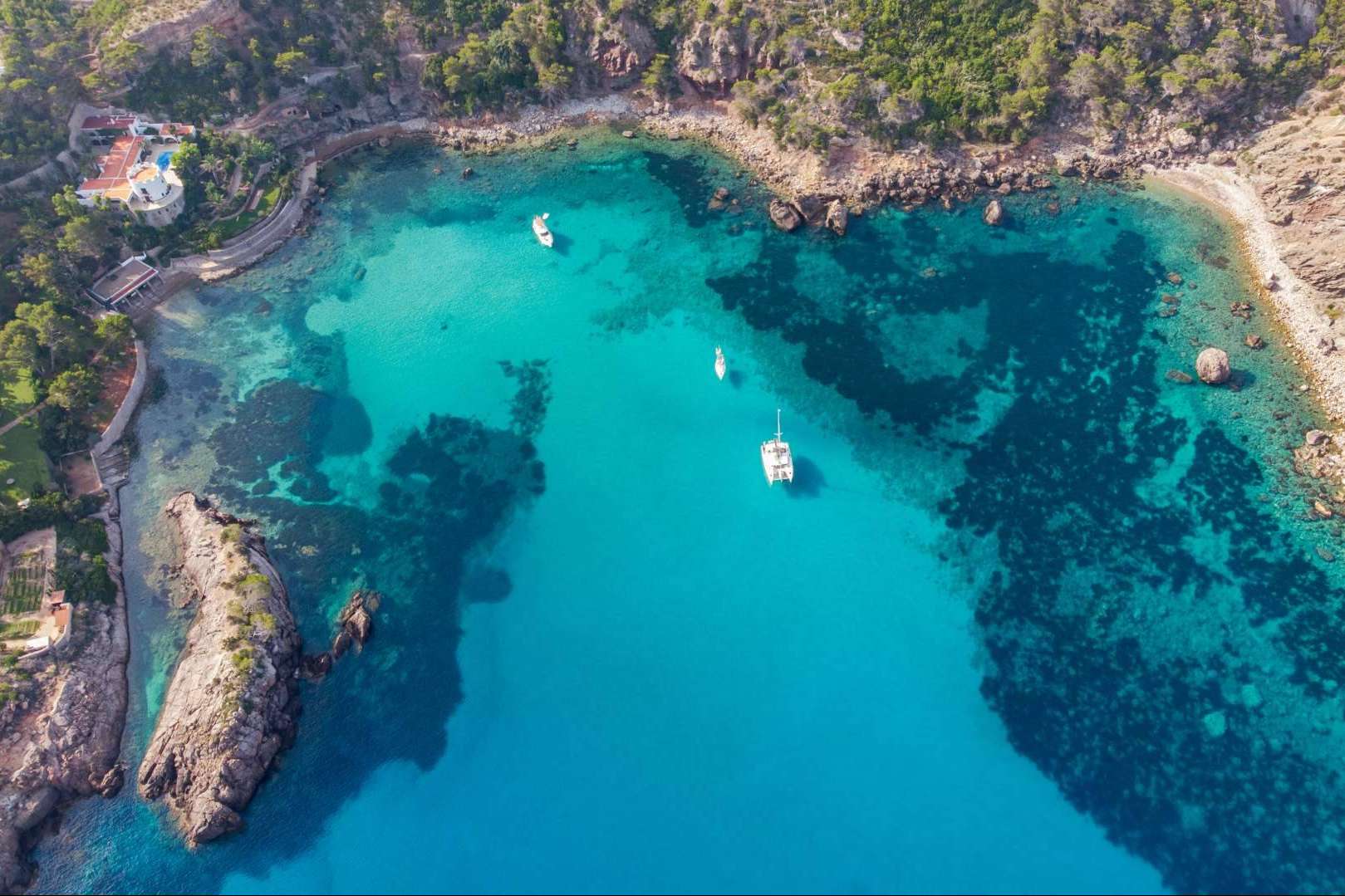 Alpha VIP Transfer, un servicio para ir a los planes de Ibiza en otoño