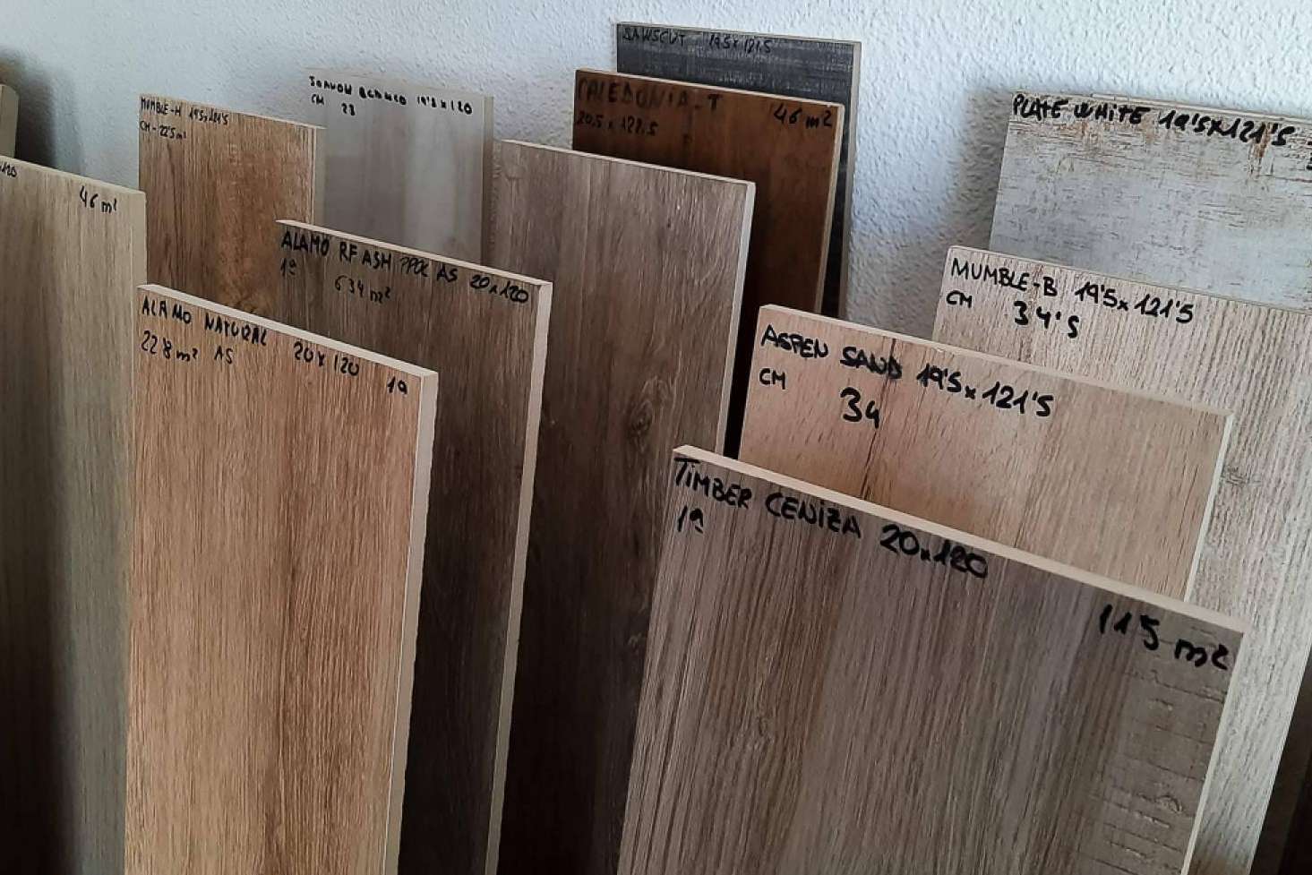 Artegrés, el local de porcelánico imitación en madera