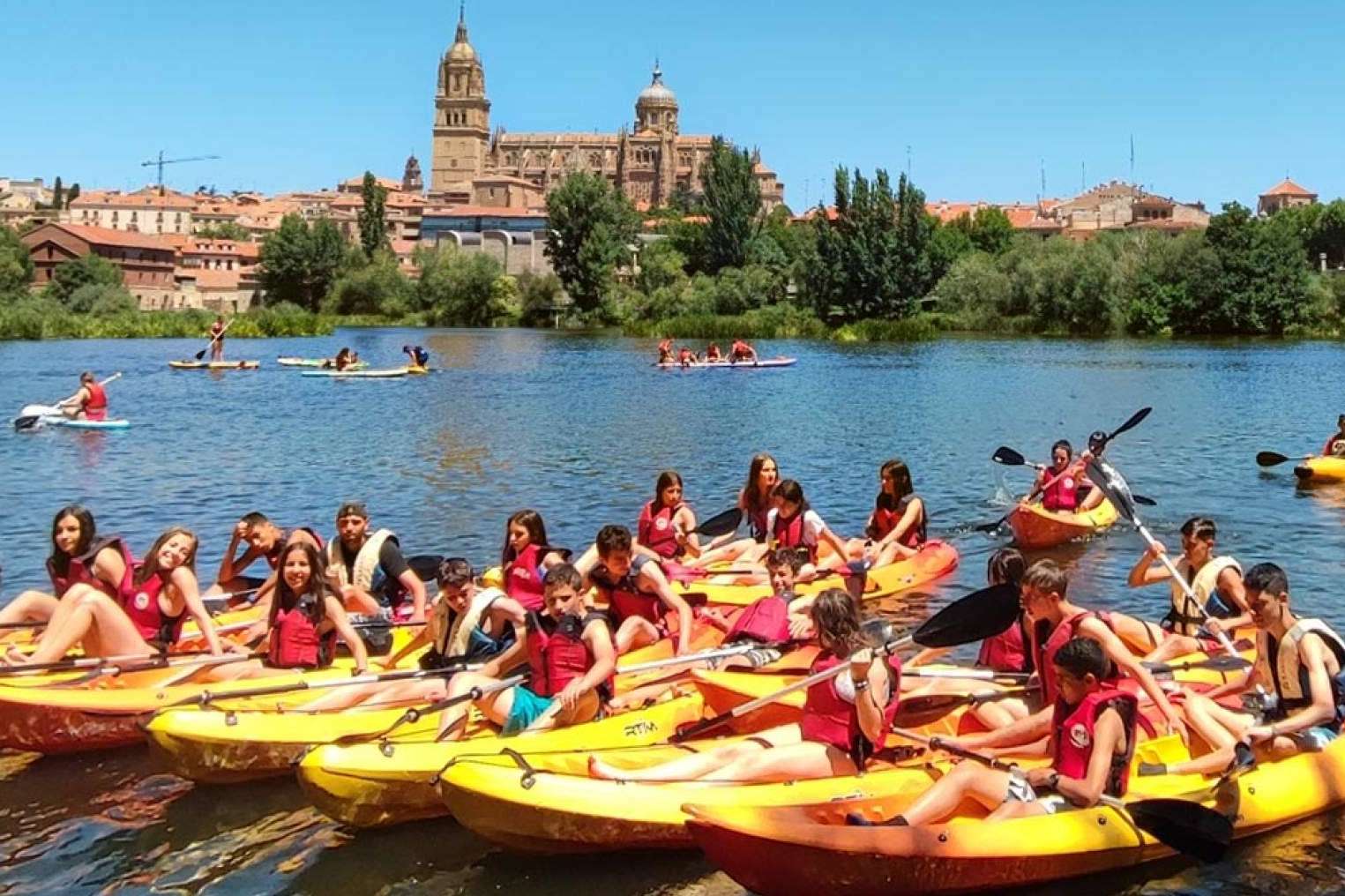 Empresa especializada en turismo de aventura