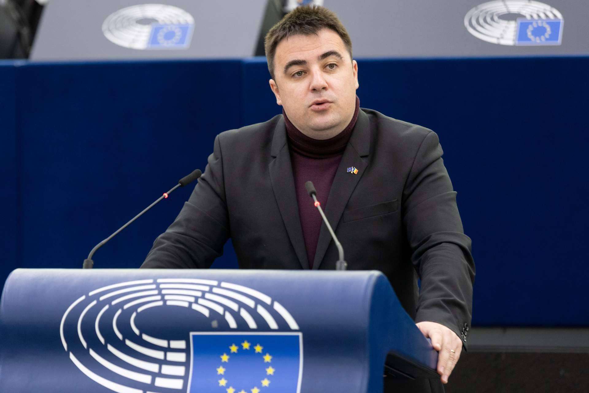 ¿Cuáles son los derechos a la doble nacionalidad para los rumanos? Vlad Marius Botos