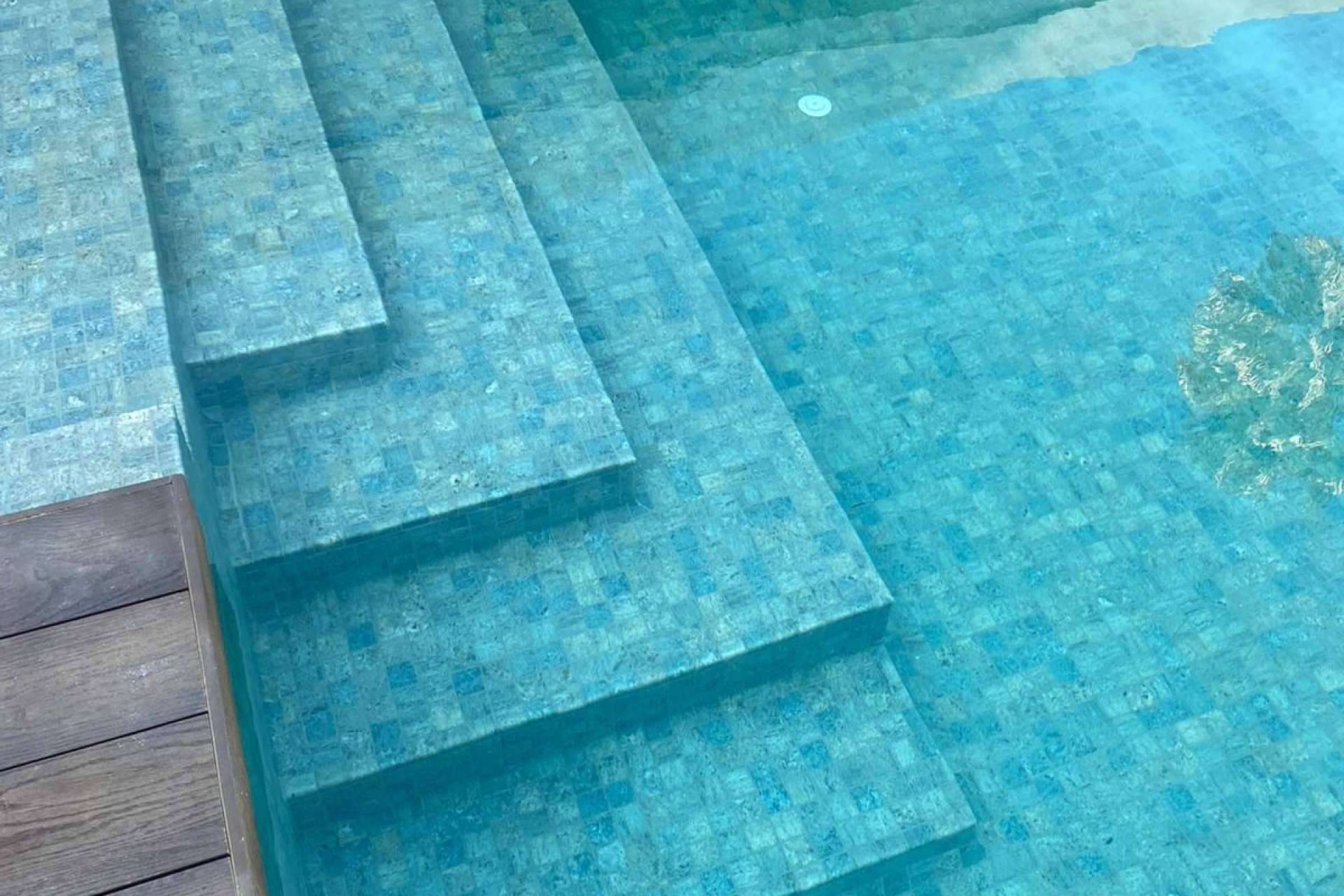 Agua pura con el avanzado sistema de purificación de agua Pool Tiger