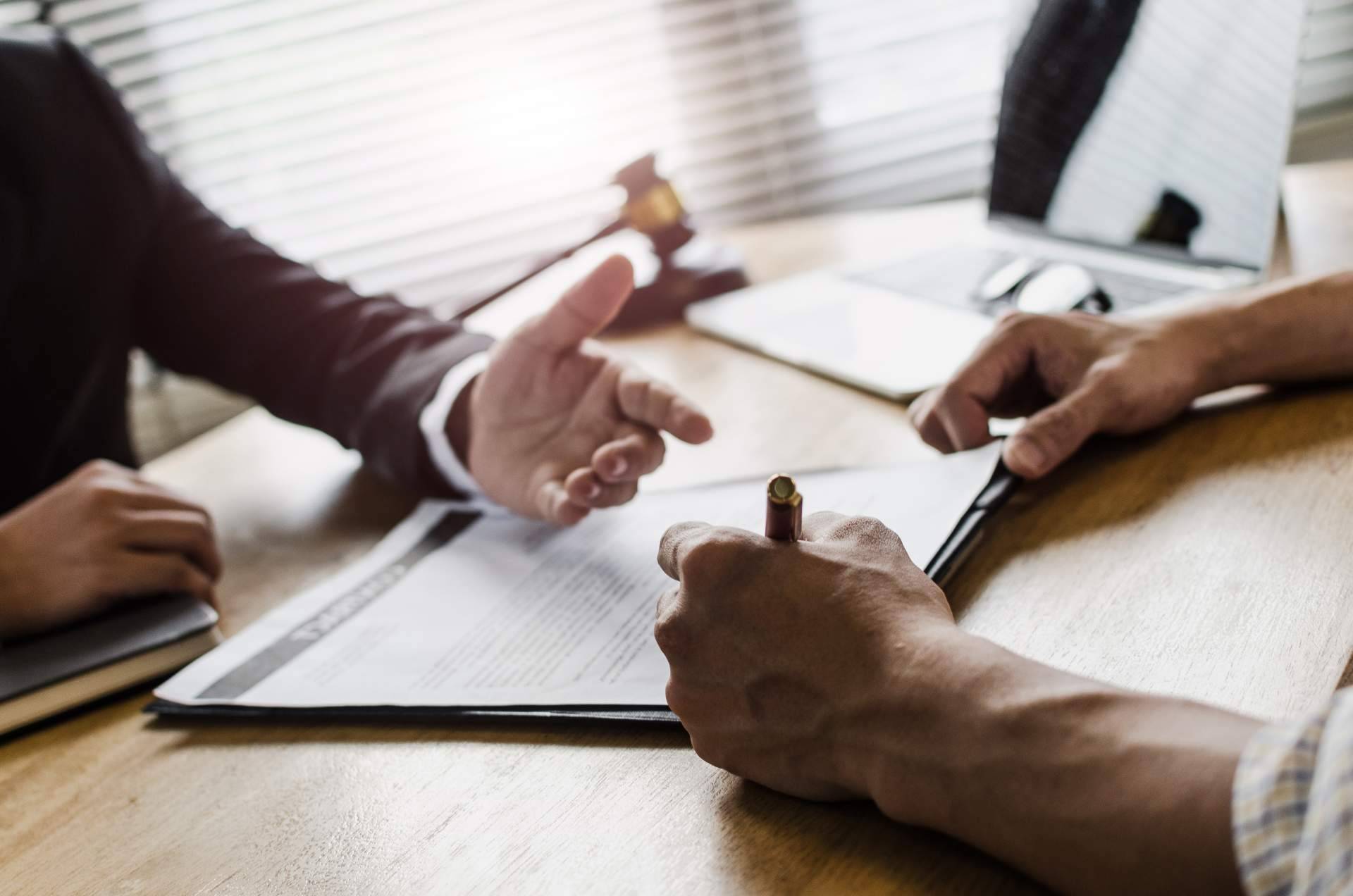 La cercanía y profesionalidad de los abogados son clave en los procedimientos judiciales, por Bueno Salinero Abogados