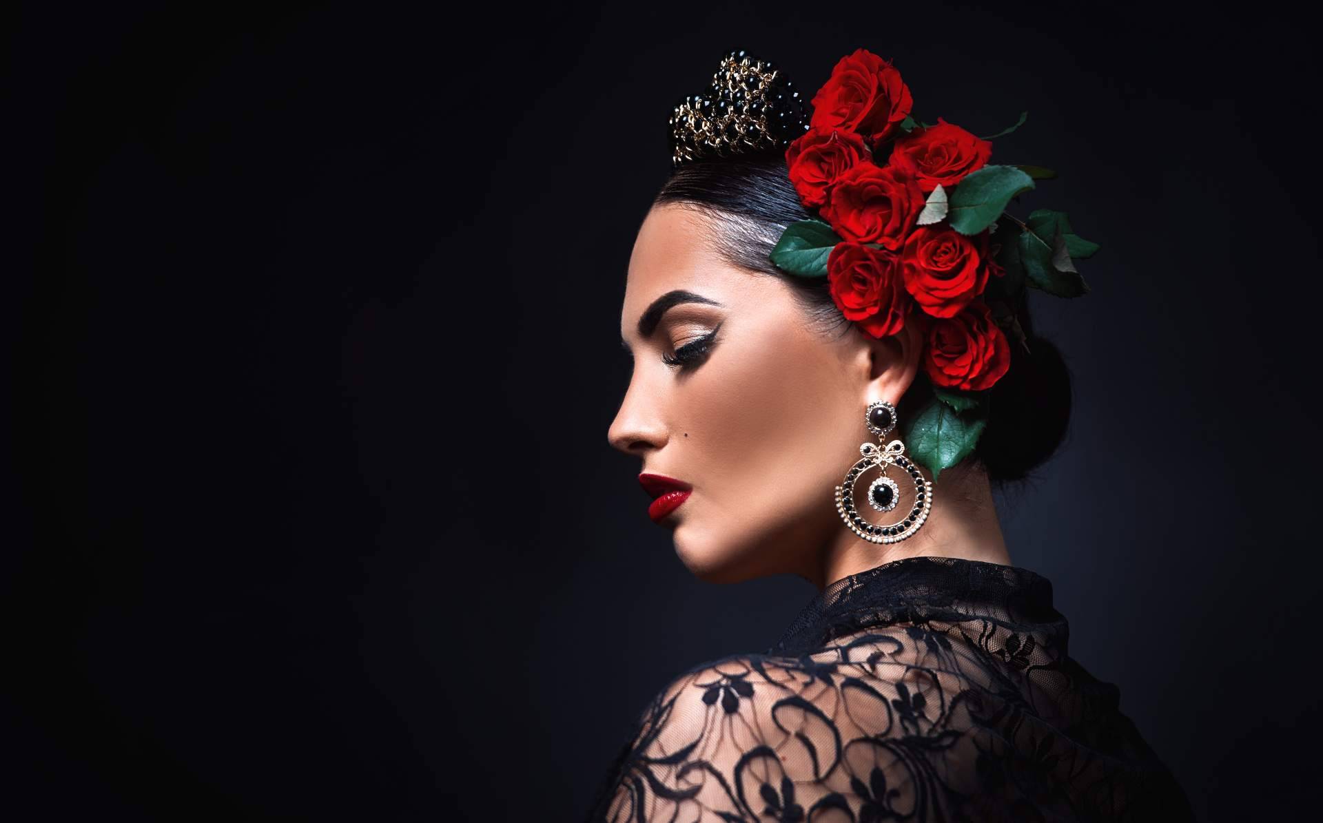 ¿Cómo elegir la peina flamenca perfecta para el look de feria con Viva La Feria?