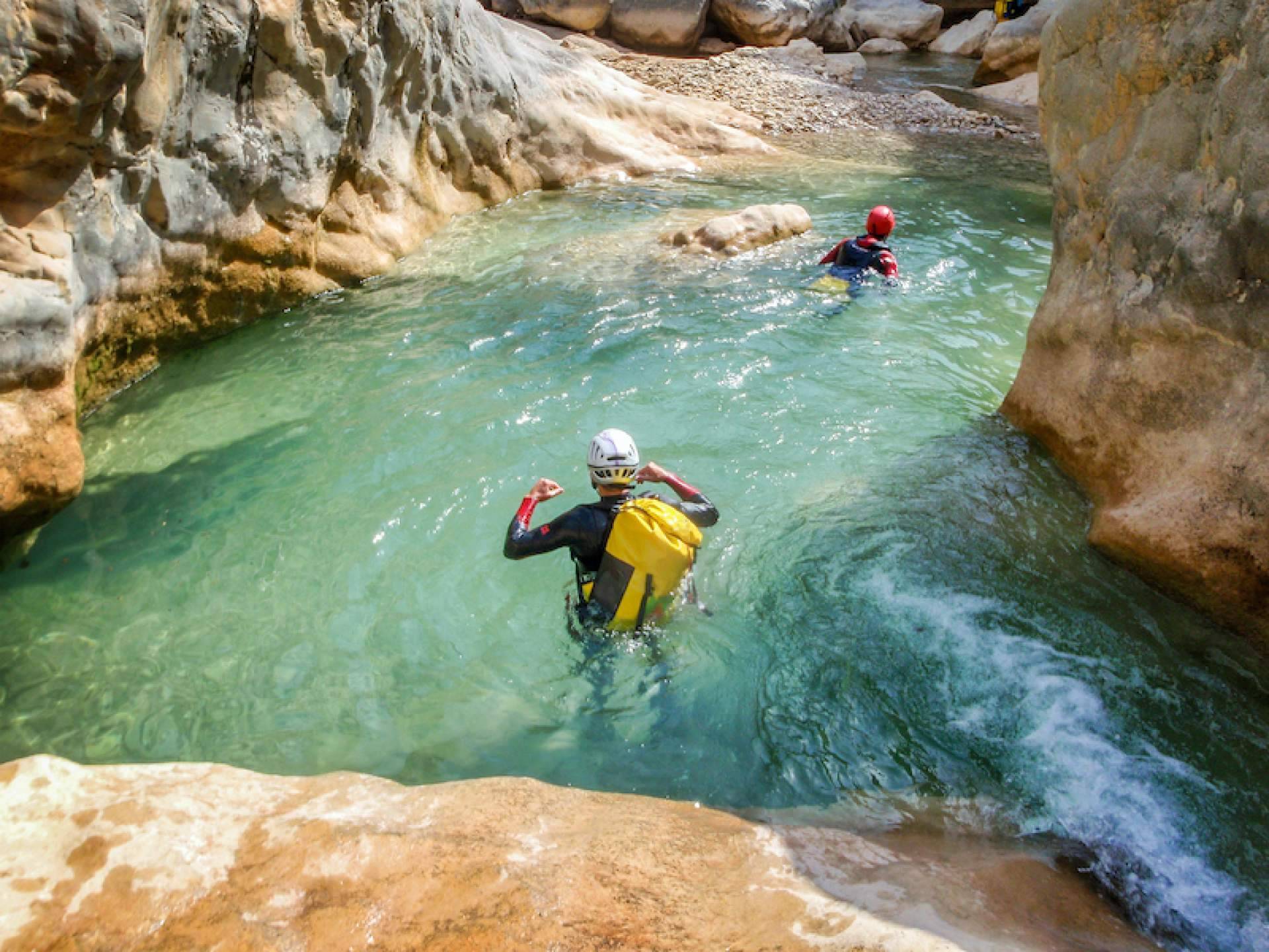 Barranquismo en los cañones de la Sierra de Guara en España