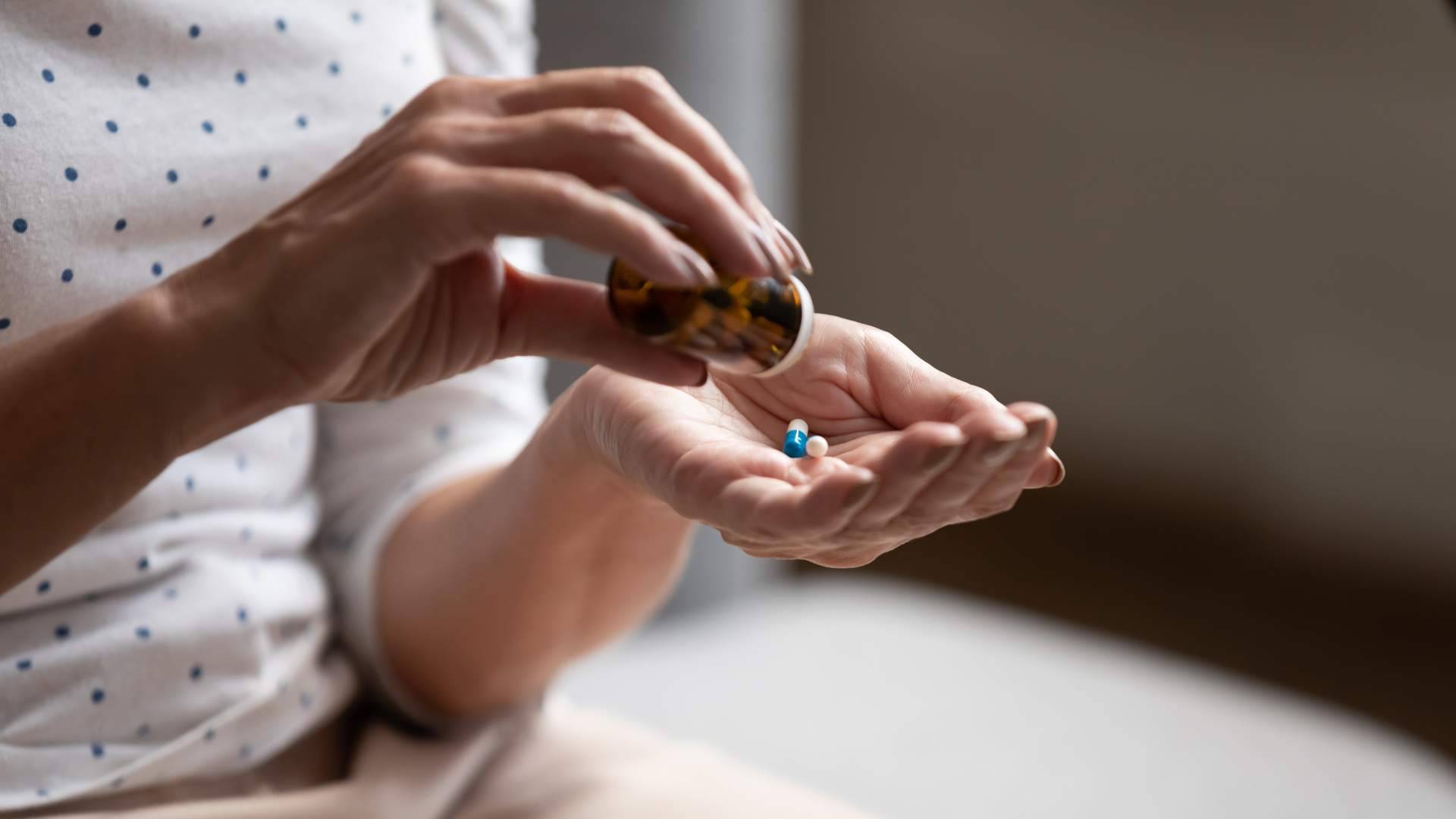 Ciprofloxacino, ¿cómo tomar este antibiótico y cuáles son sus efectos adversos?