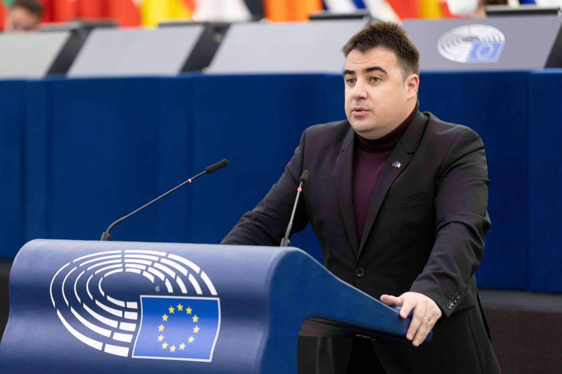Desde el Parlamento Europeo, Vlad Botos apoya la doble nacionalidad