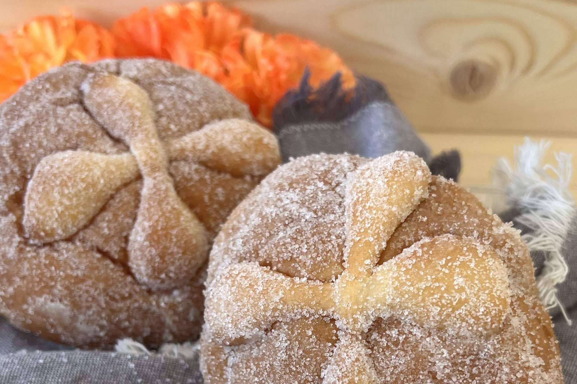 La elaboración del Pan de Muerto de Maíz Maya promueve la celebración del Día de los Muertos