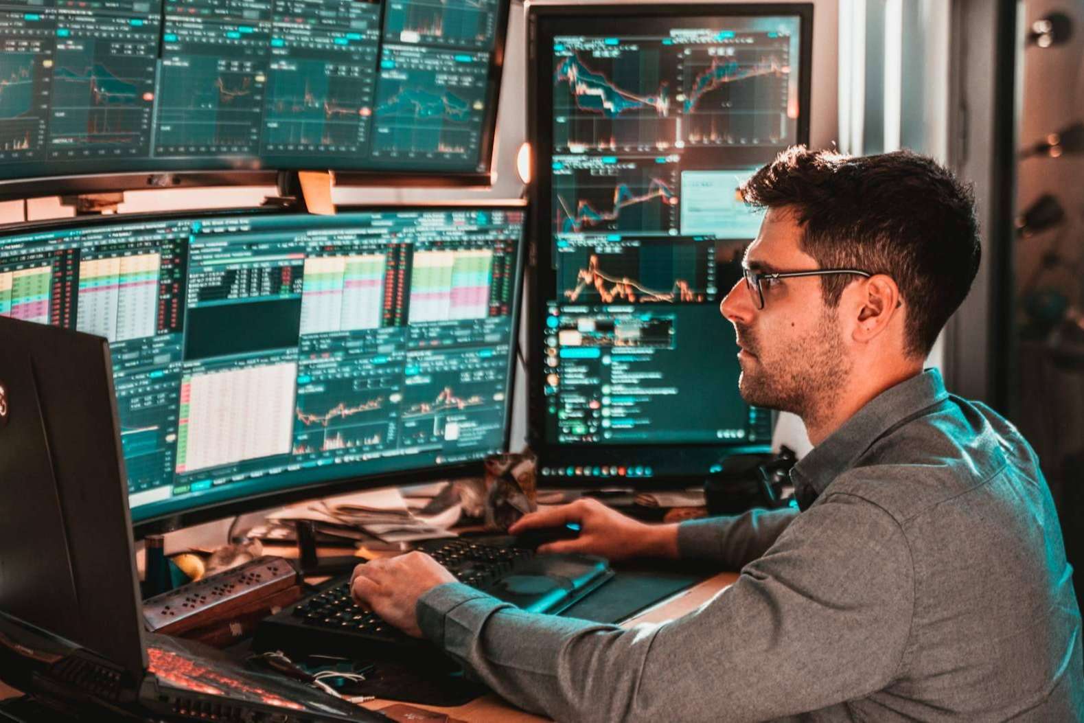 Conseguir 1 mes de regalo de sala de trading al contratar la formación teórica de Streaming Trading