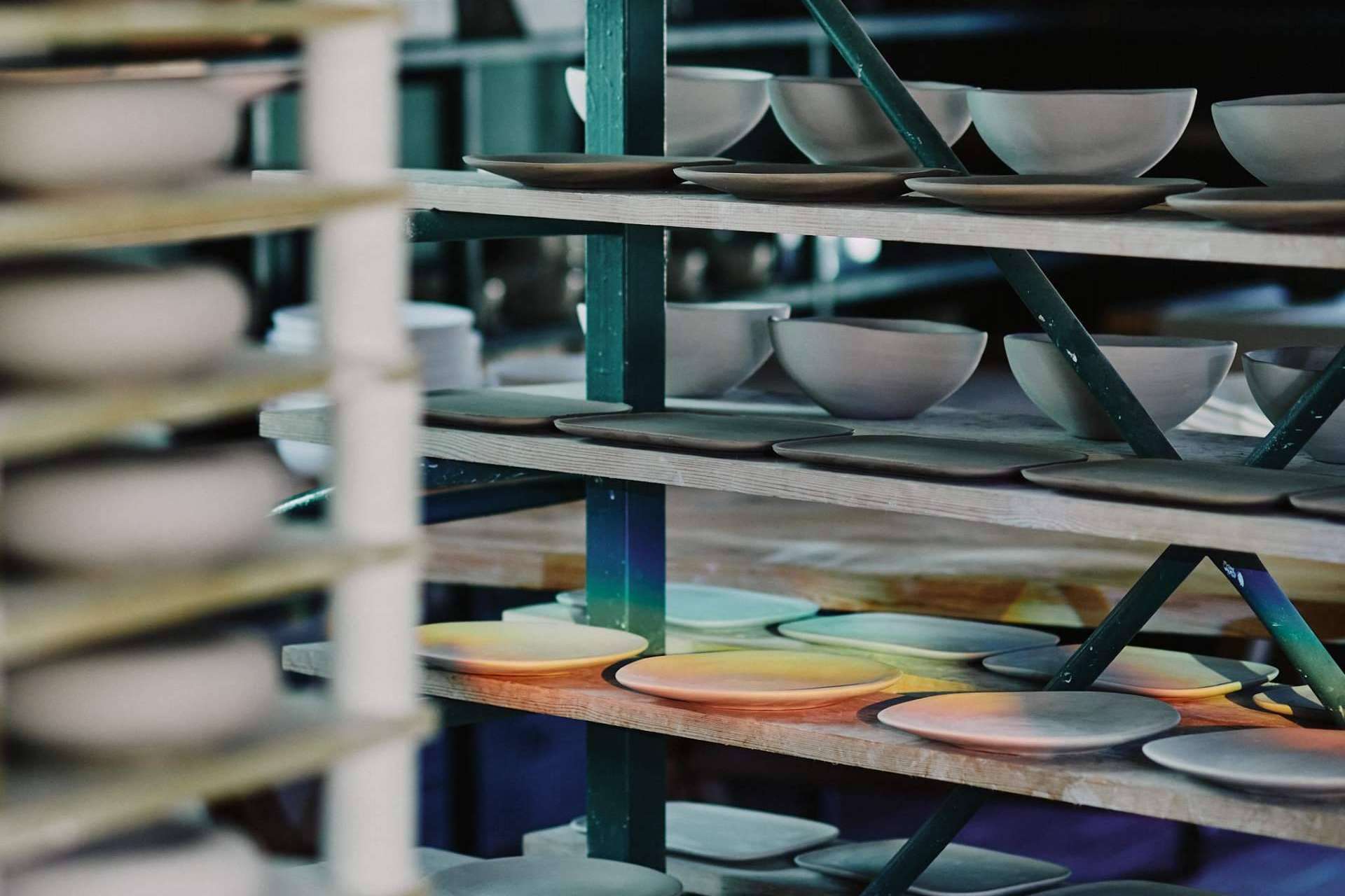 Fabricación vajillas artesanales y sostenibles, con Sampere