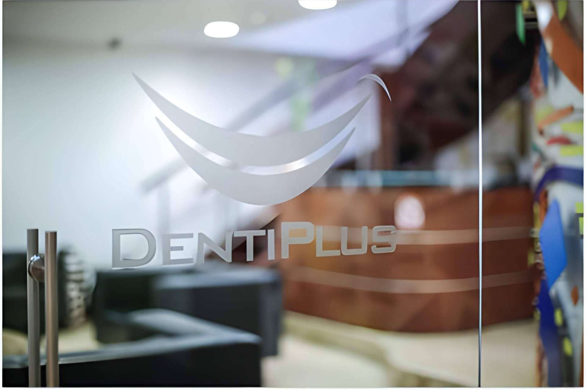 Tania Mouawad anuncia próxima reapertura de Dentiplus