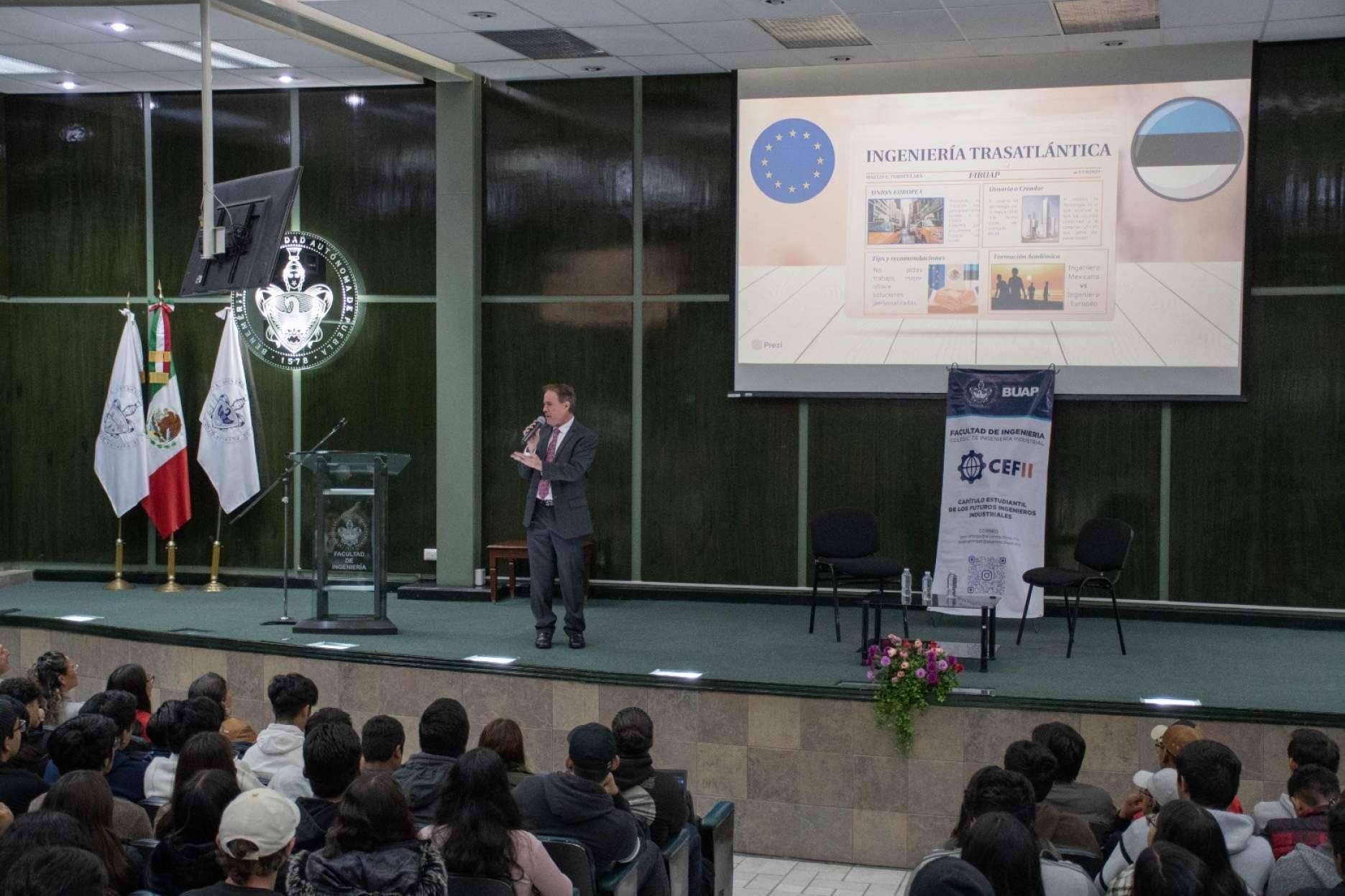 El presidente del Instituto Panamericano de Tampico presenta la conferencia INGENIERÍA TRANSATLÁNTICA