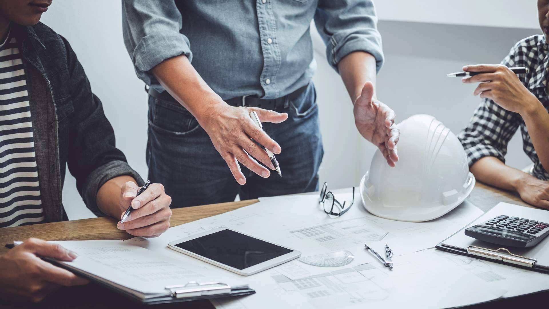 ¿Cómo conseguir al mejor profesional para un proyecto técnico?, por Projectum