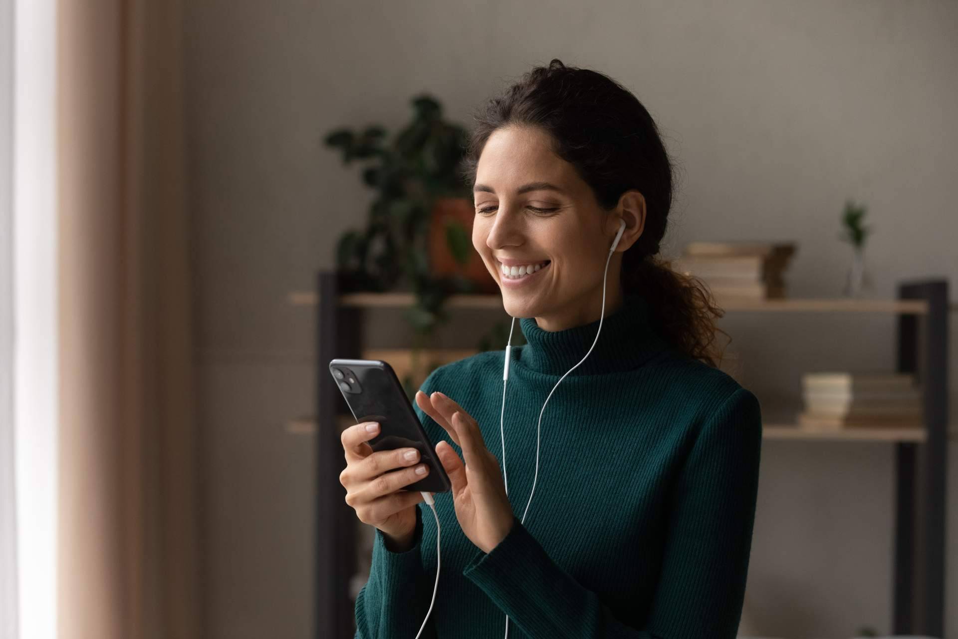 Tras un año de inauguración, el podcast '3 Generaciones' se posiciona en el ranking 45 de toda España