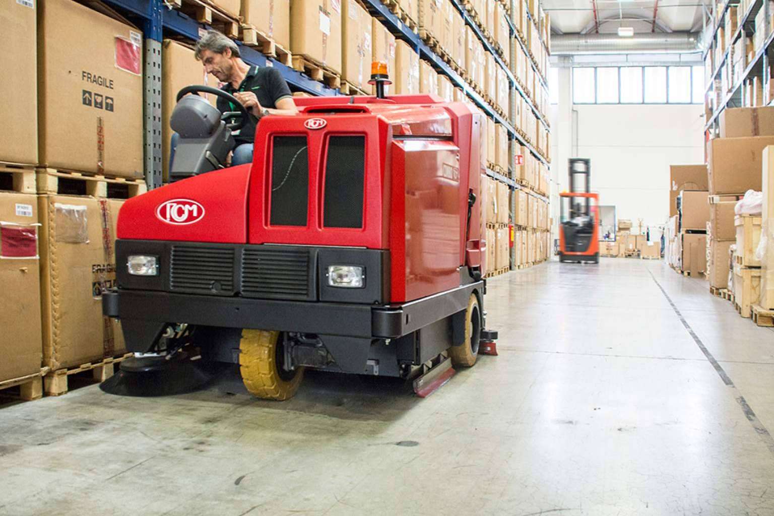 Empresa de venta de maquinaria de limpieza industrial, RCM Ibérica