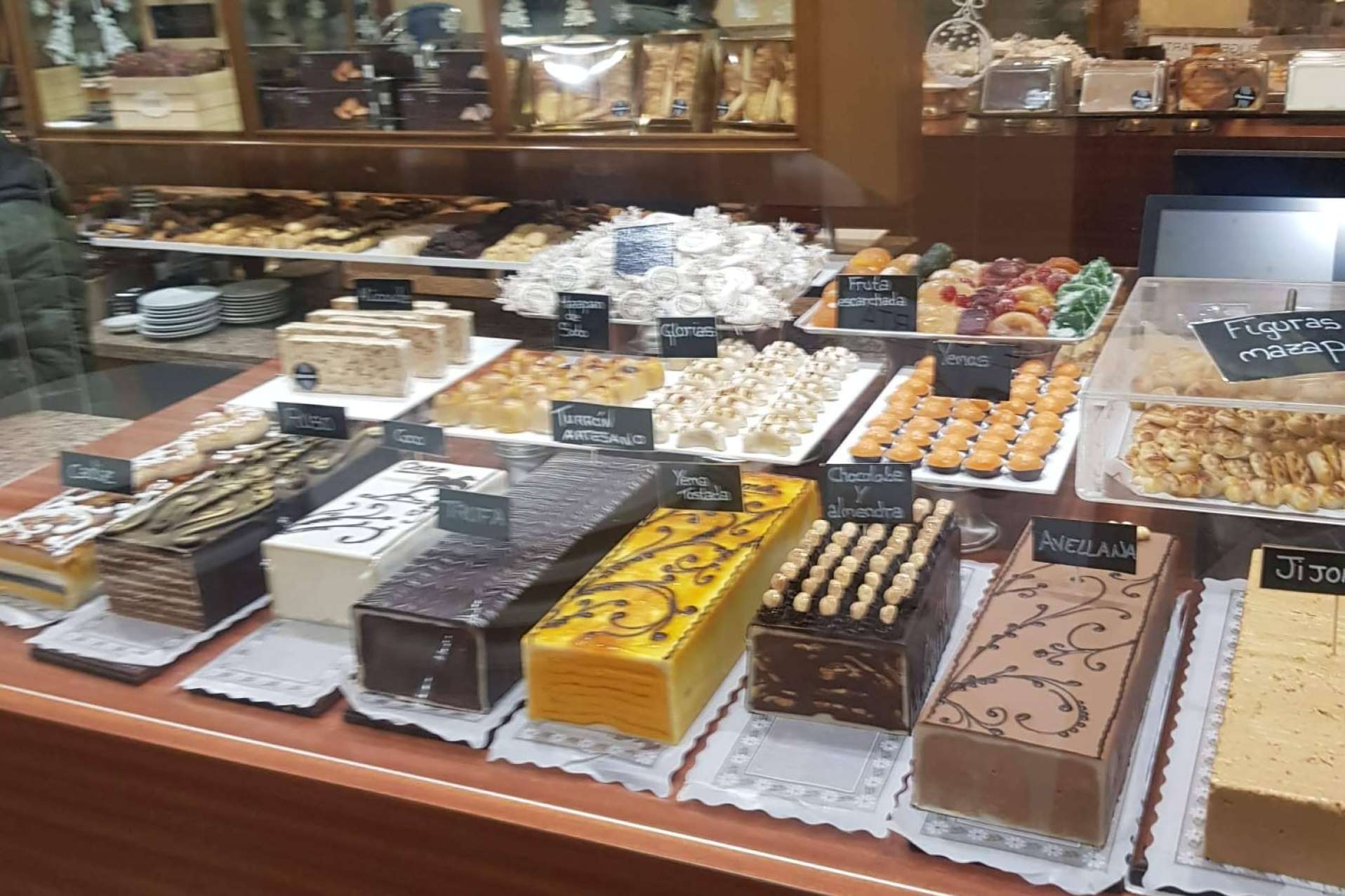 Alta calidad en los dulces navideños, con Pastelería Oiartzun