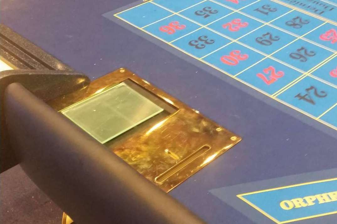 El sistema de EasyDrop para las mesas de cartas y ruletas de los casinos