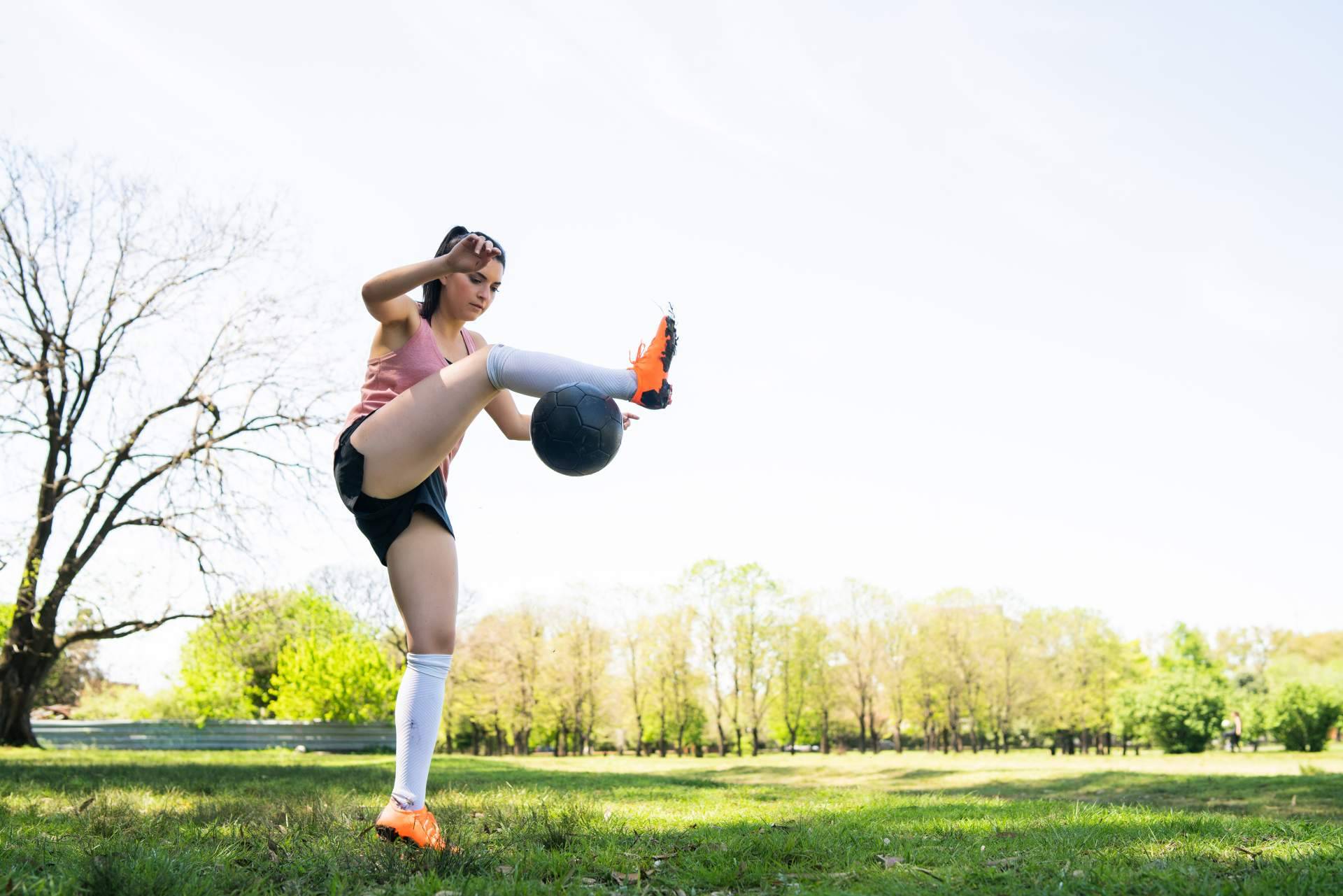 ¿Cómo encontrar con quien jugar al futbol?, con la ayuda de ESME Football