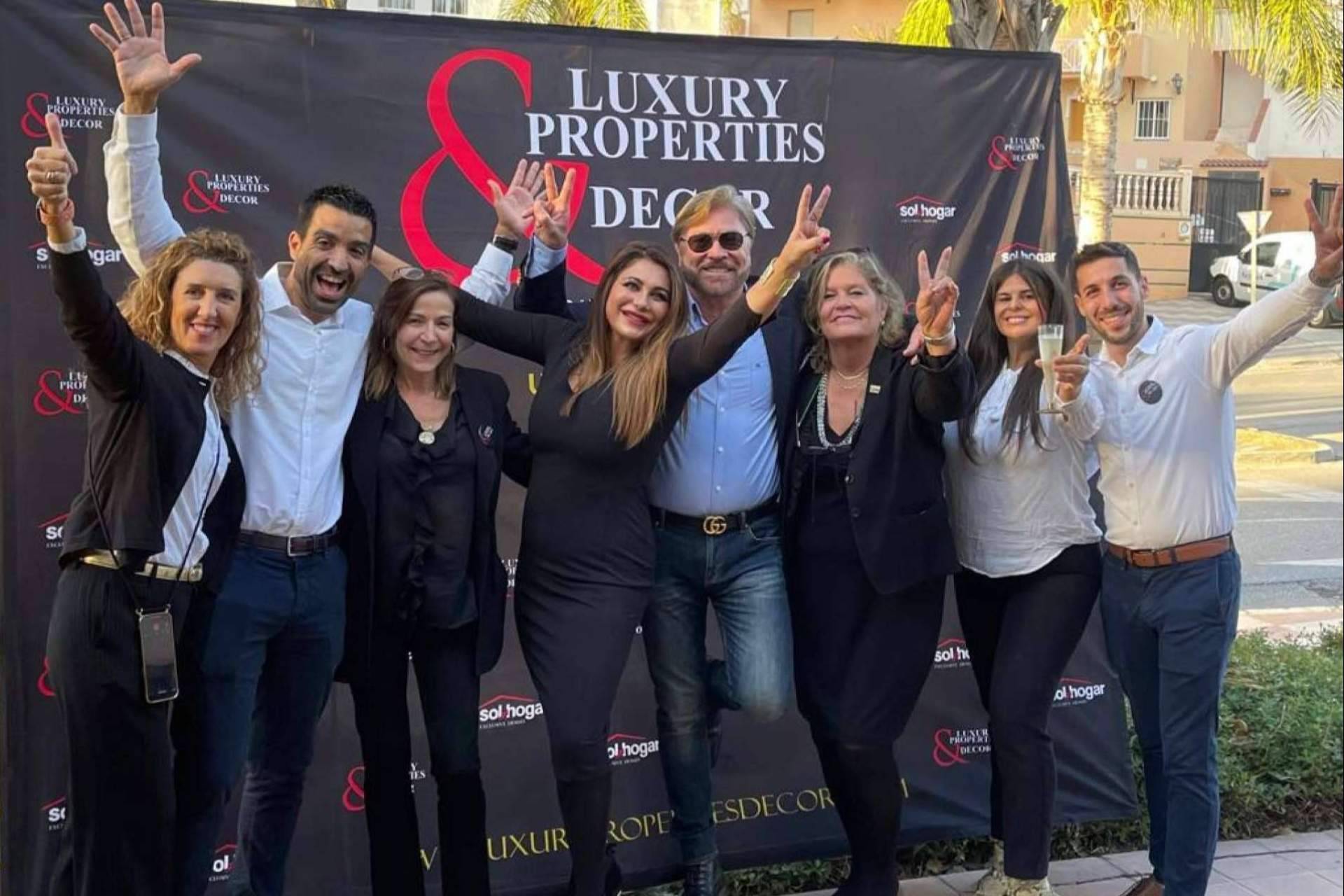 Los Jardines del Mar y jornada de coworking con temas actuales, presentado por Luxury Properties & Decor