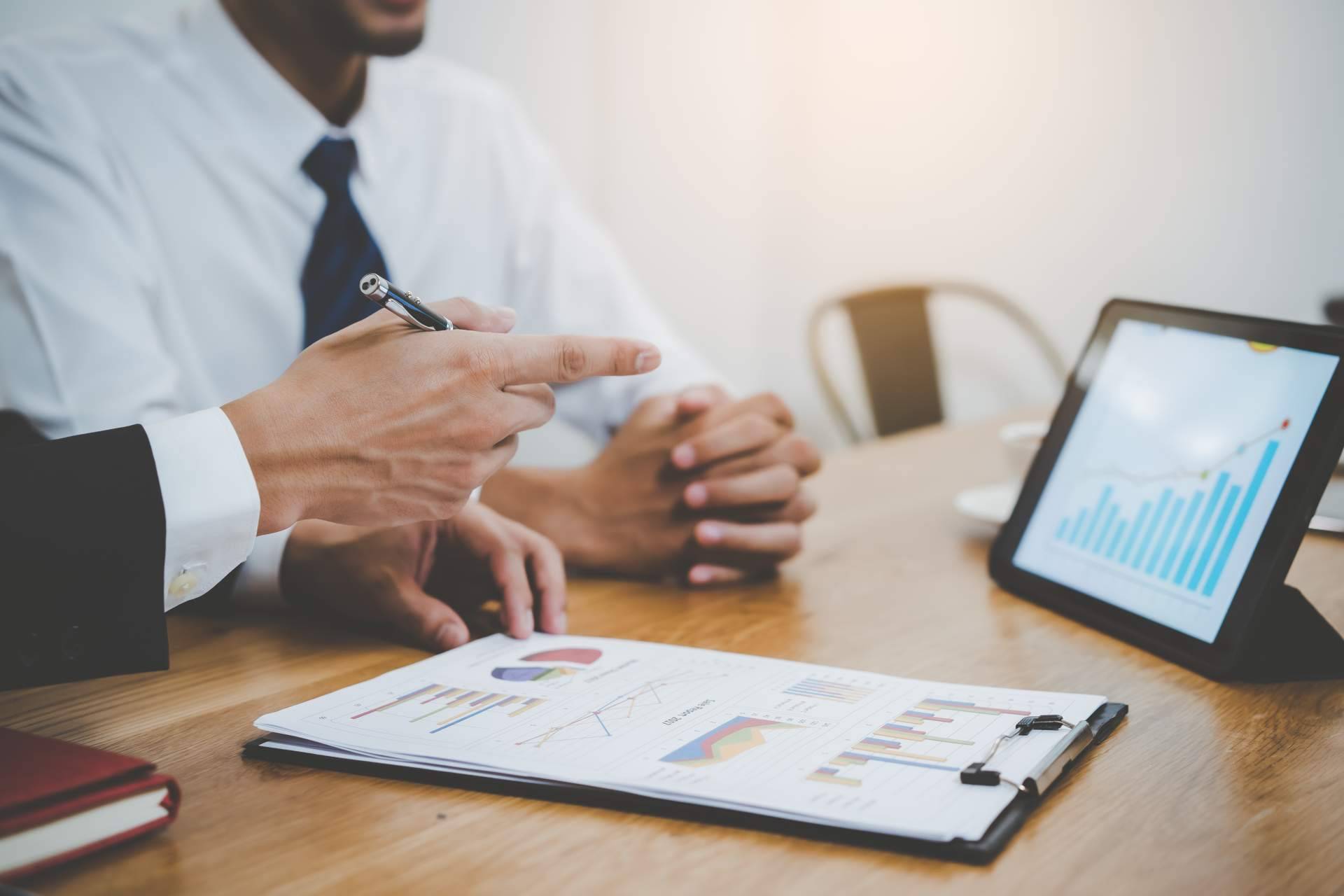 Contratar los servicios de asesoría contable de Asesolab para que los autónomos jamás se sientan solos