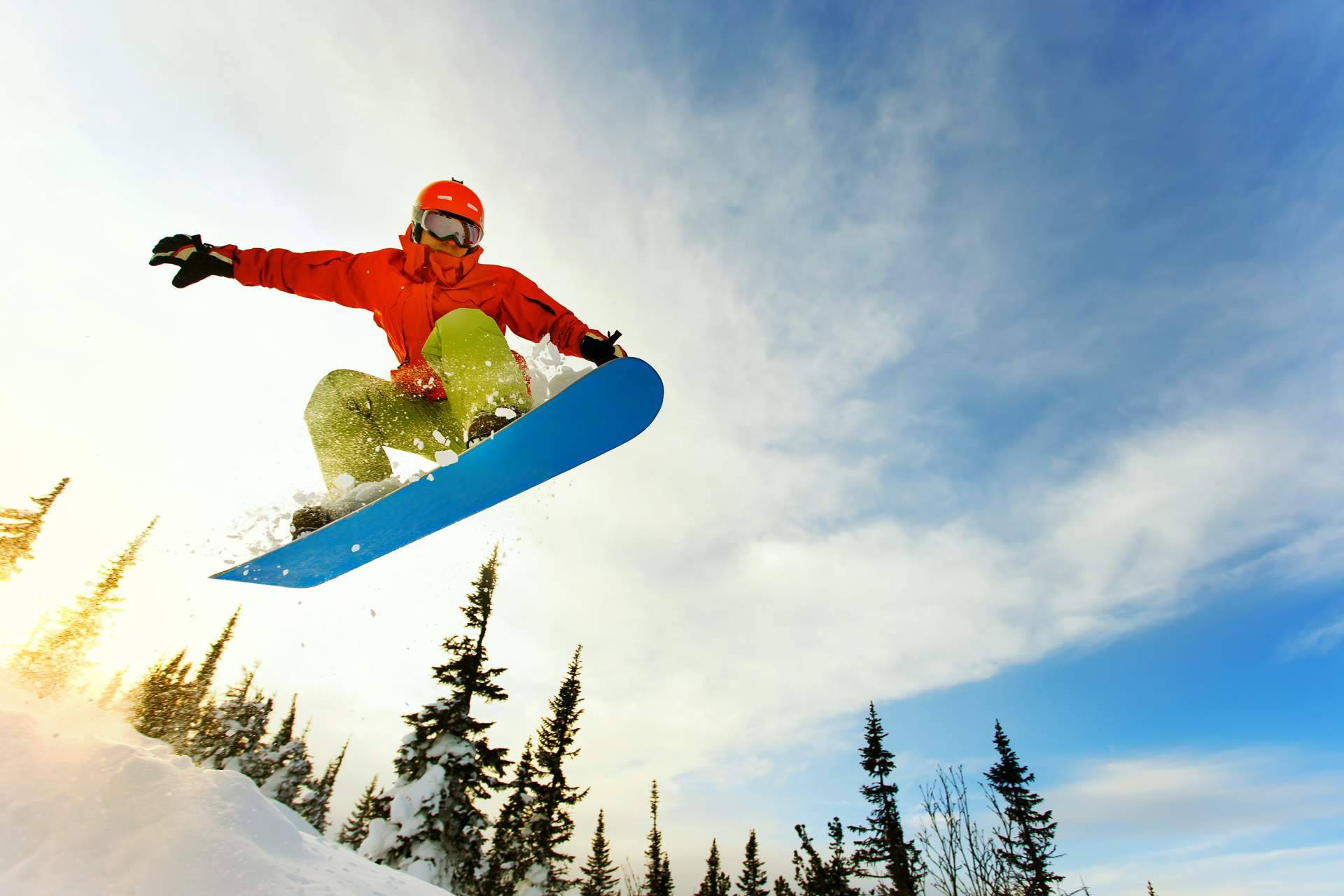 Clases de snowboard para niños en Sierra Nevada Adventure & Ski