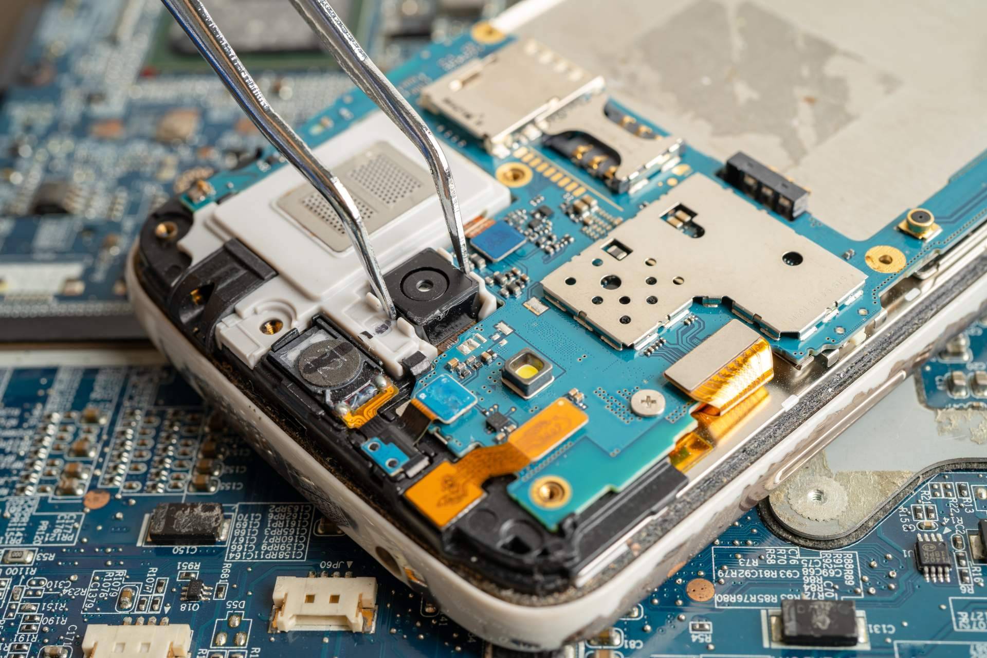 Ovisat, la tienda de repuestos móviles que ofrece baterías Apple