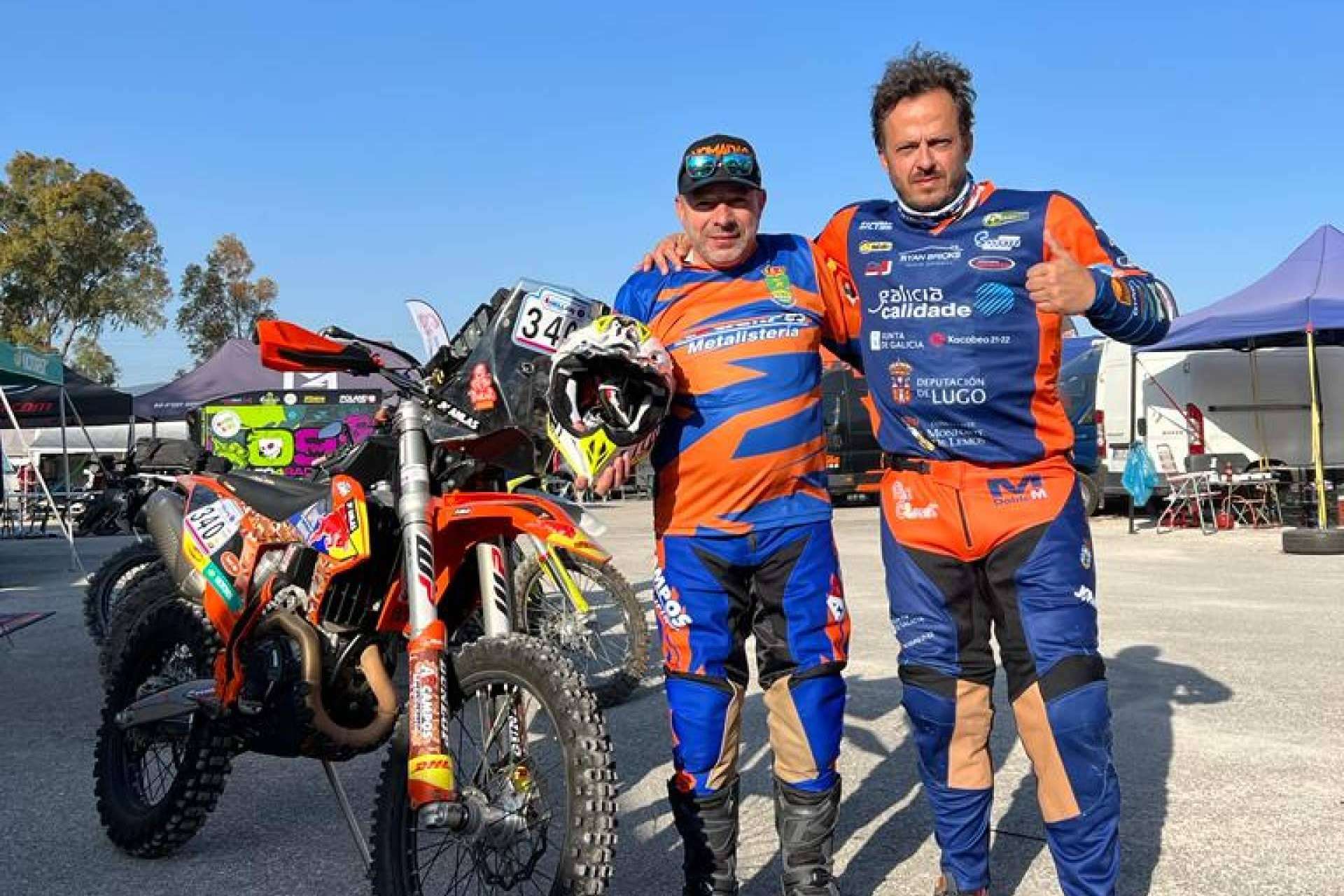 ¿Dónde encontrar un pantalón y camiseta personalizada para motocross? ADHESIVOSEMBARRADOS