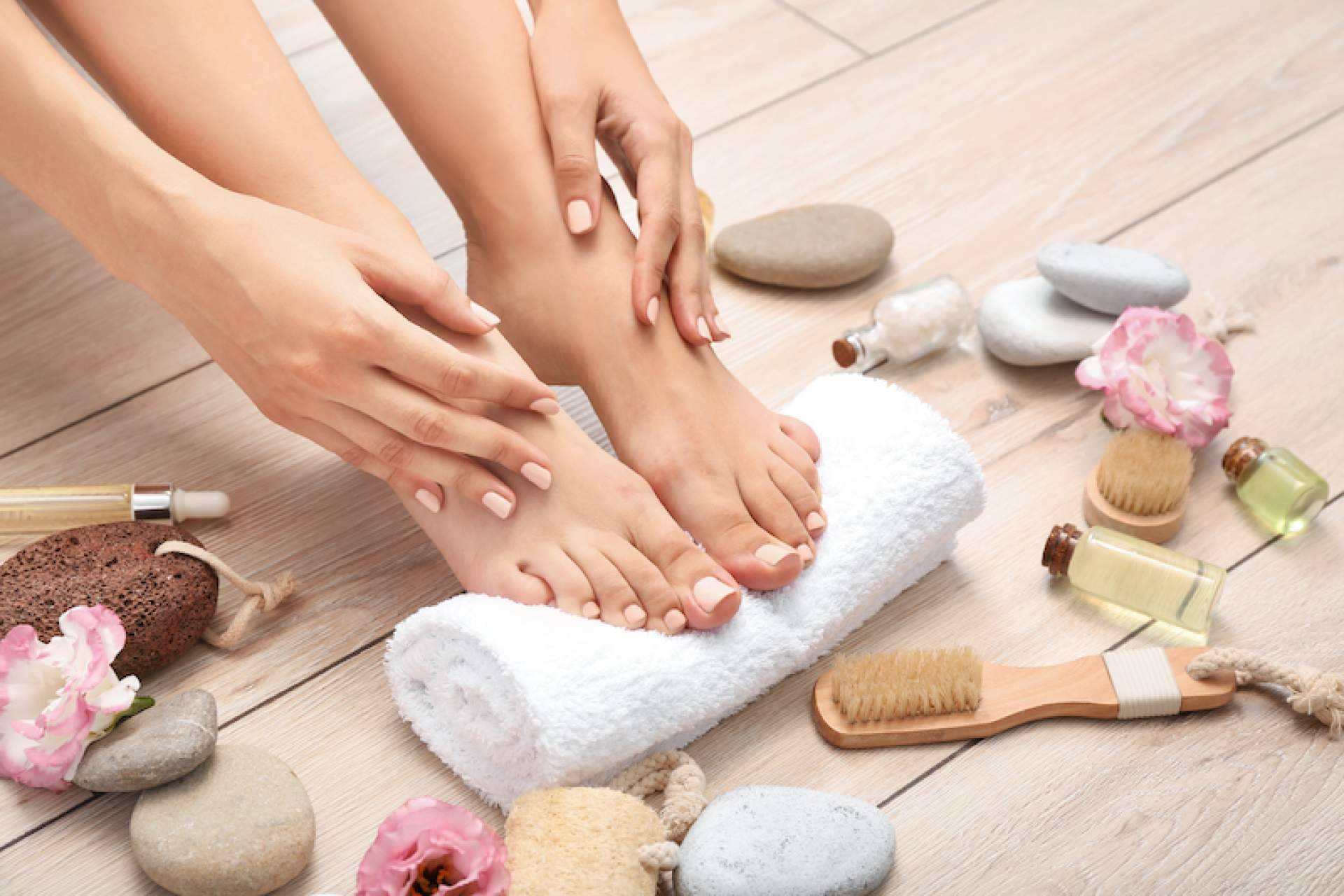 Los beneficios de una mascarilla hidratante vegana de calidad de salón de belleza para manos y pies