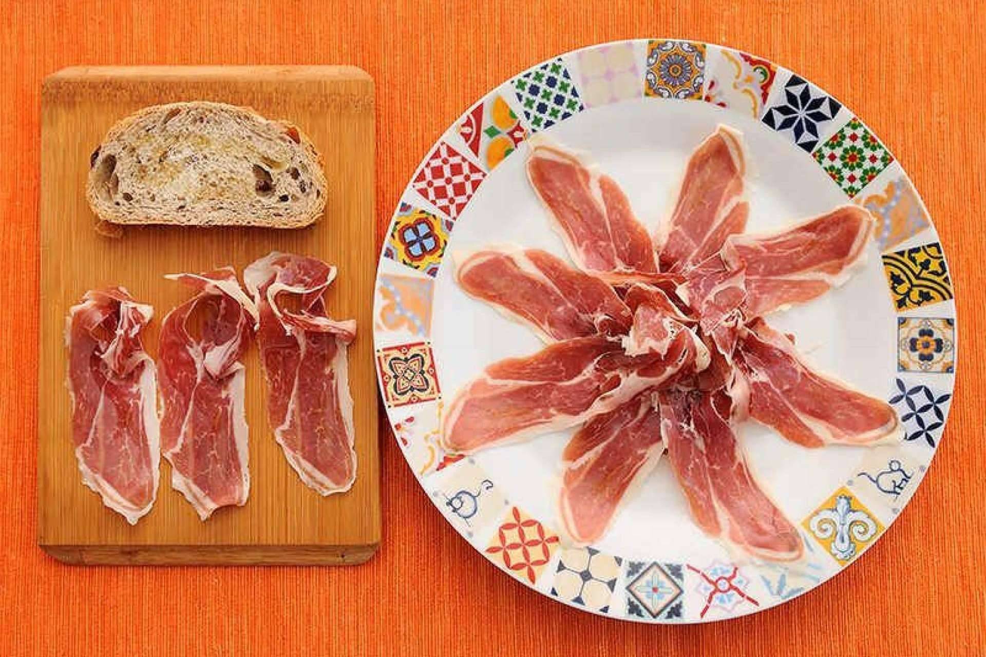 Jamón de Trevélez y jamón de la Alpujarra, dos productos únicos que se pueden comprar en Gastronomic Spain